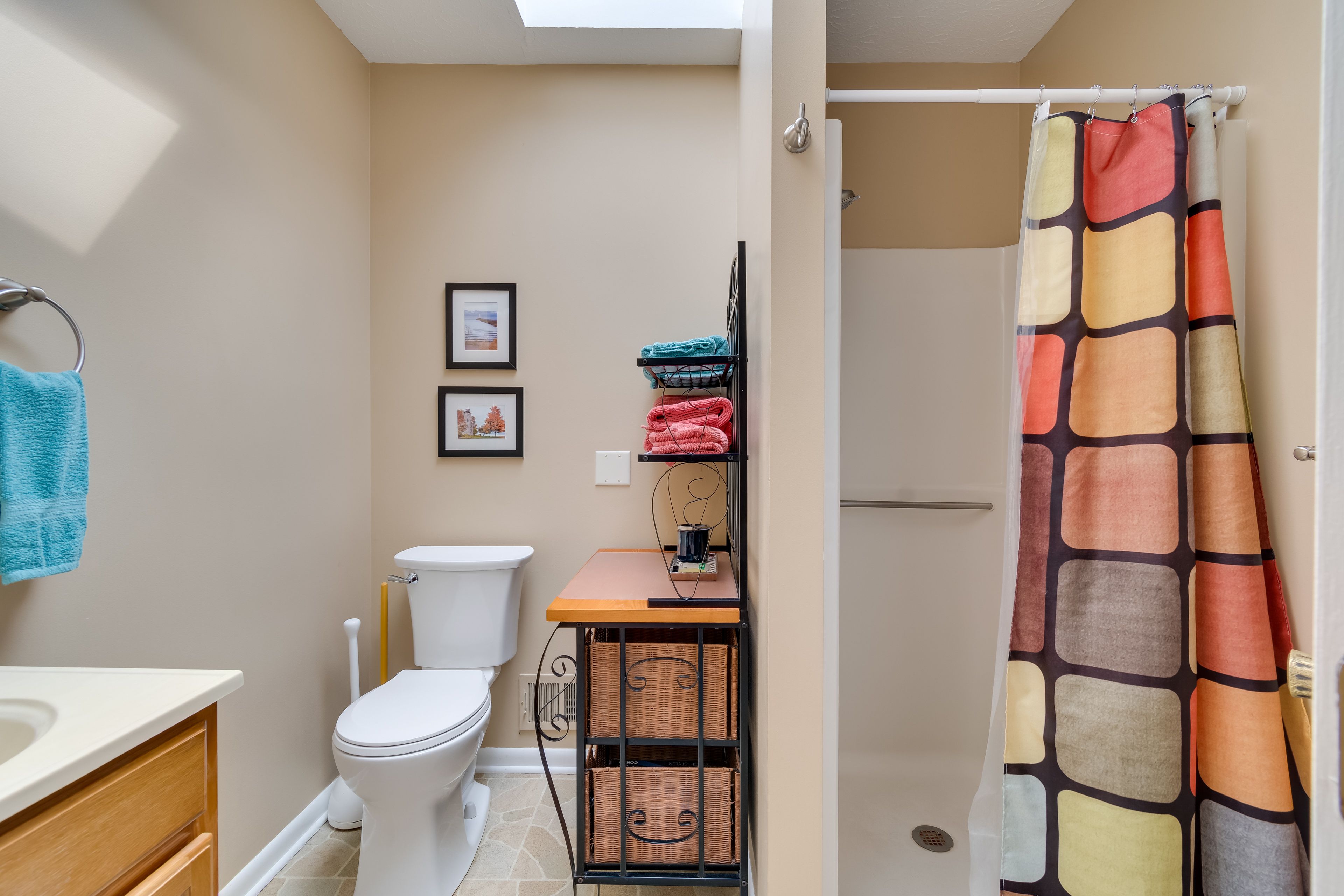 Full Bathroom | Complimentary Toiletries