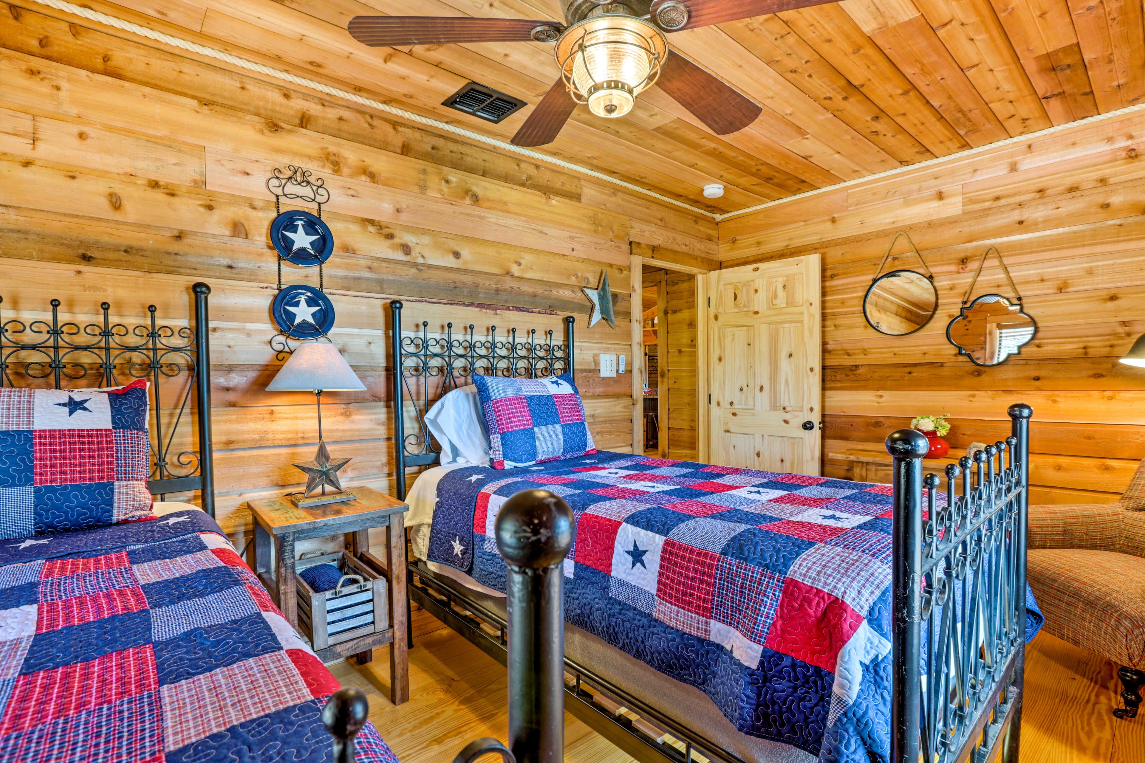 Bedroom 2 | 2 Twin Beds