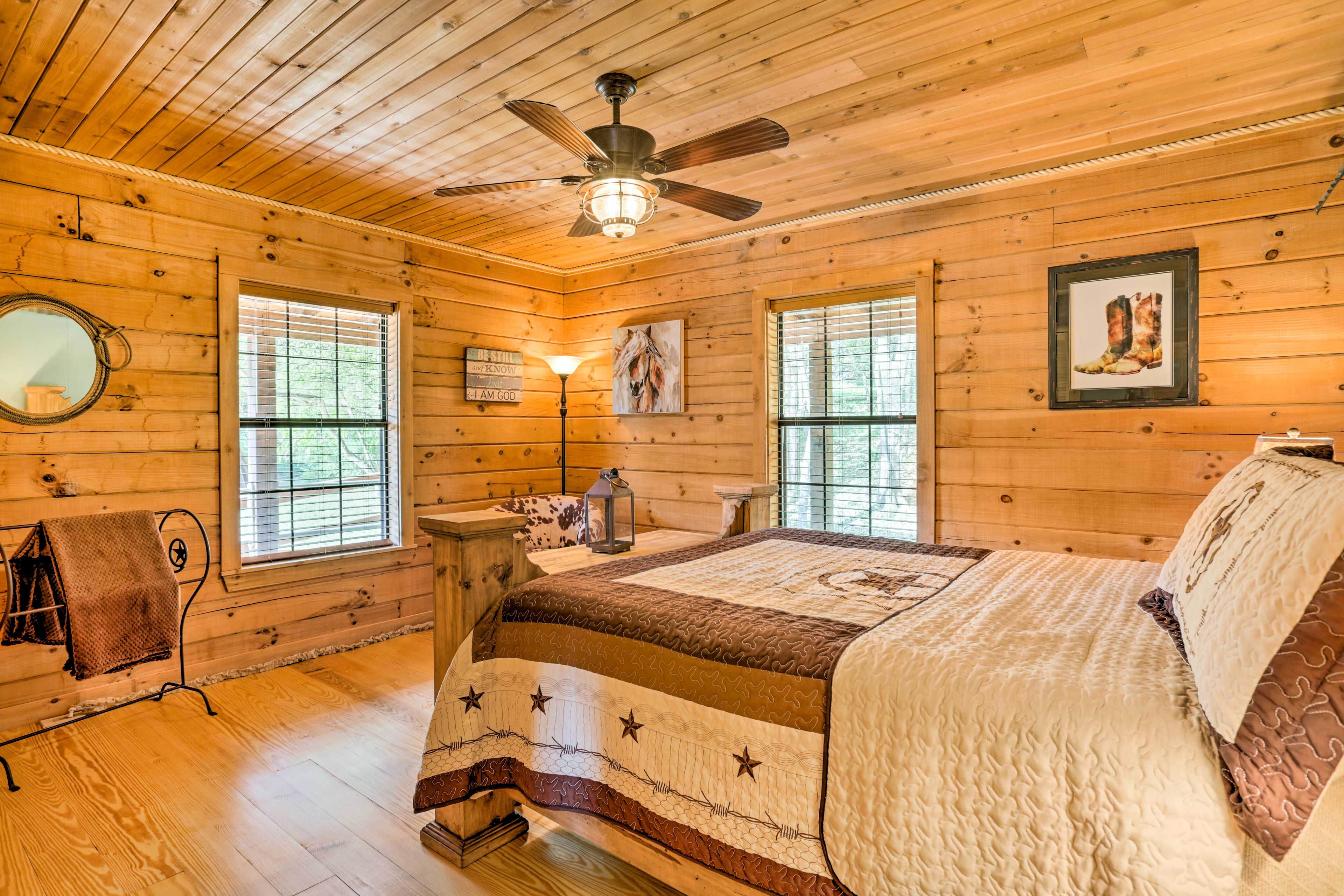 Bedroom 2 | Queen Bed