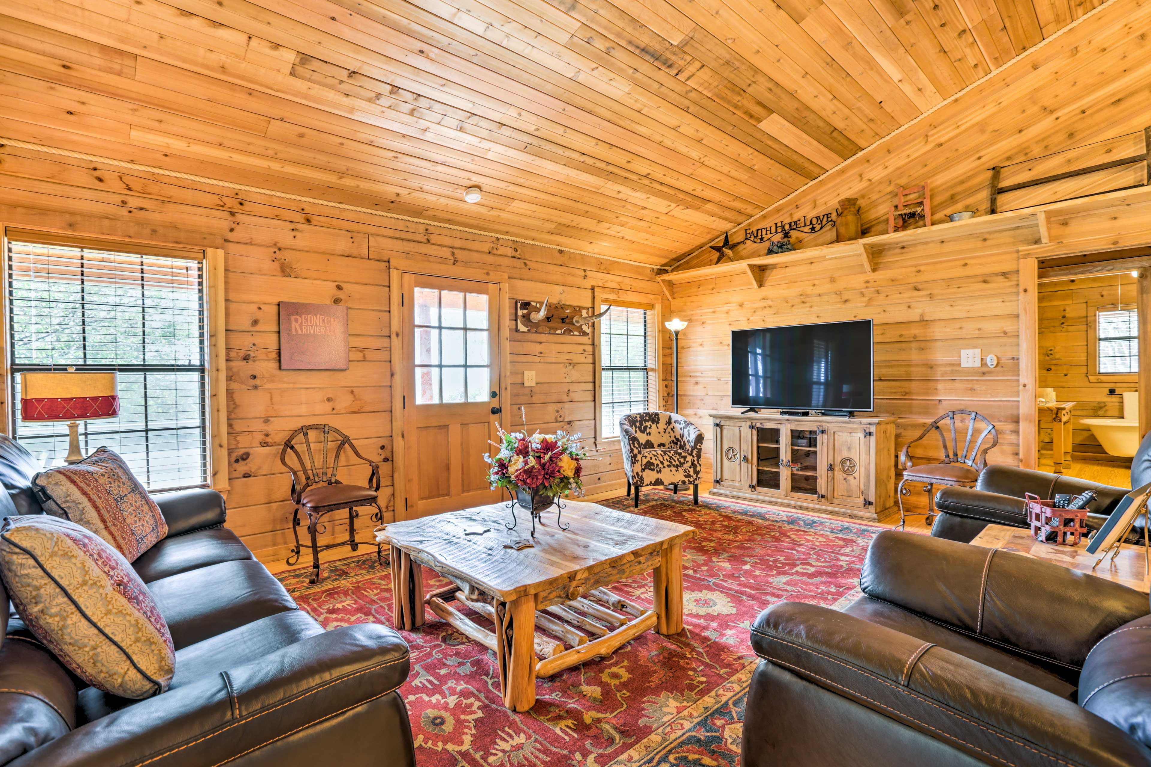New Braunfels Vacation Rental | 4BR | 2BA | Stairs Required for Entry