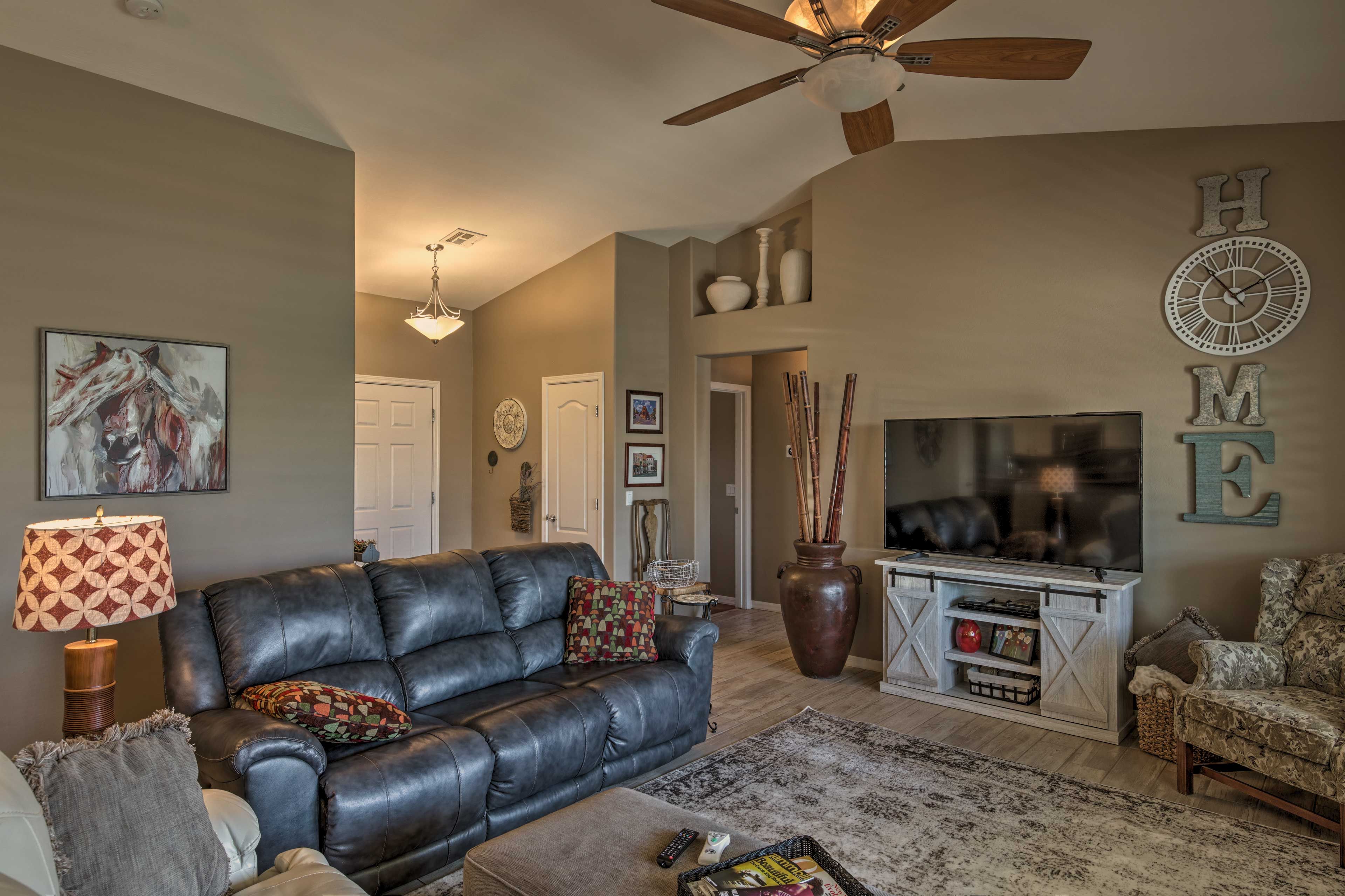 Living Room | Cable TV