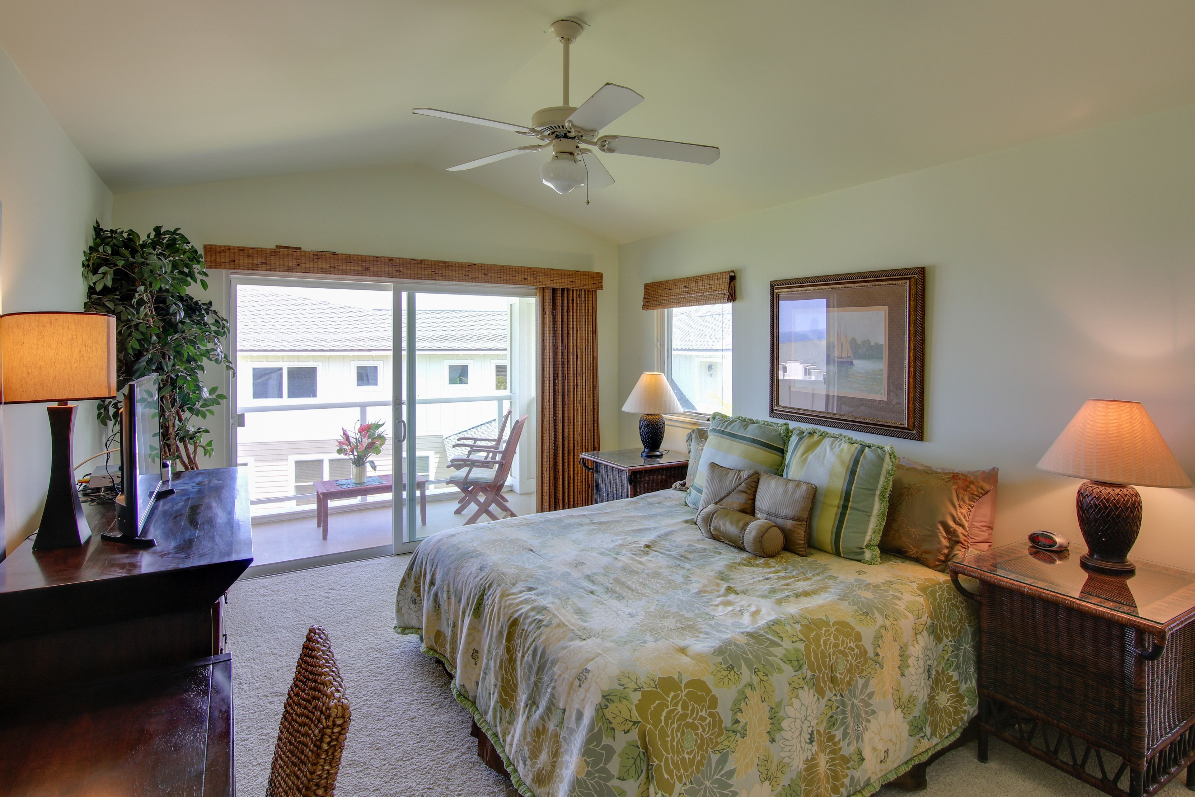 Bedroom 1 | King Bed | Linens Provided