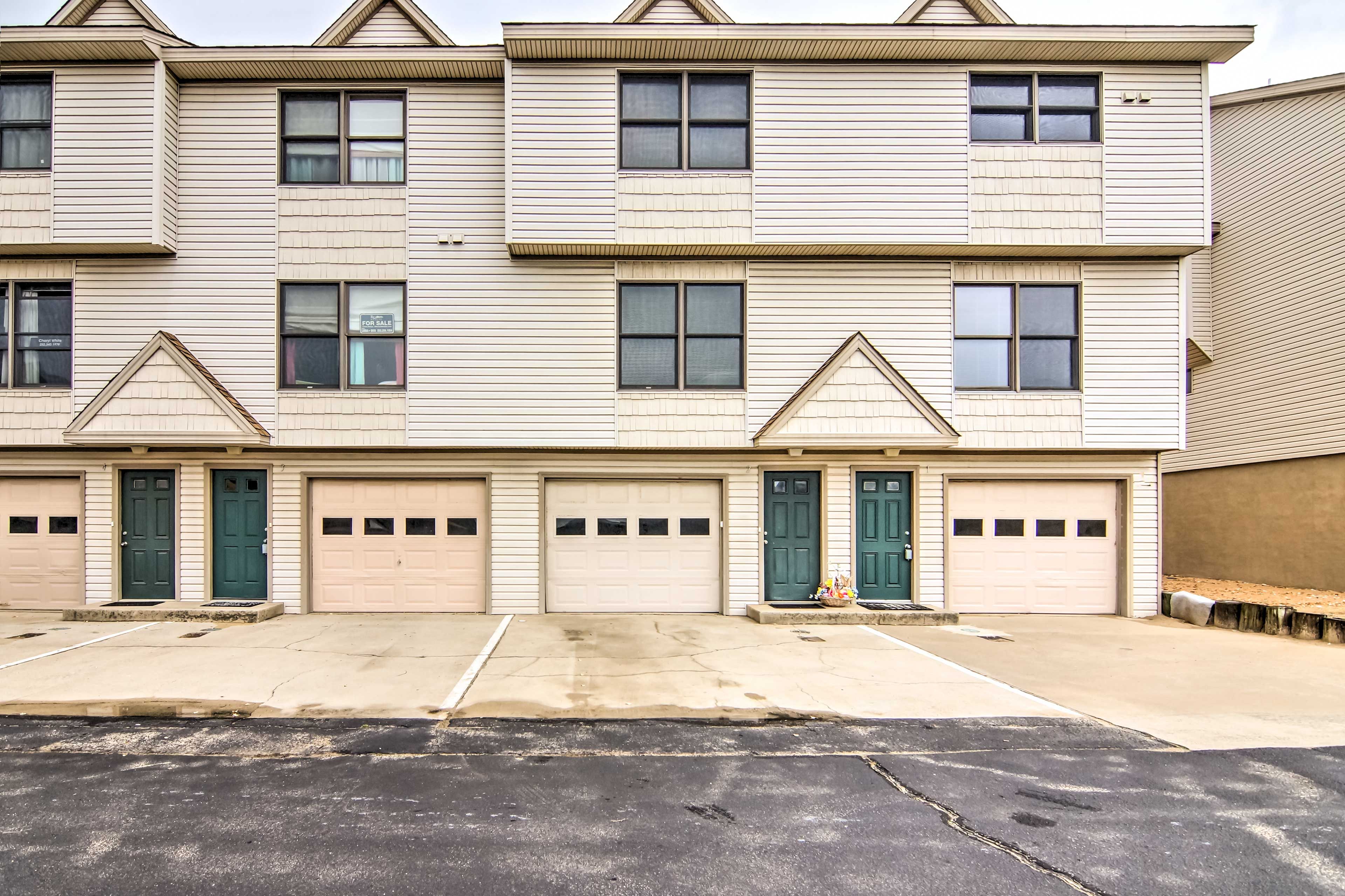 Townhome Exterior | Driveway Parking (1 Vehicle)