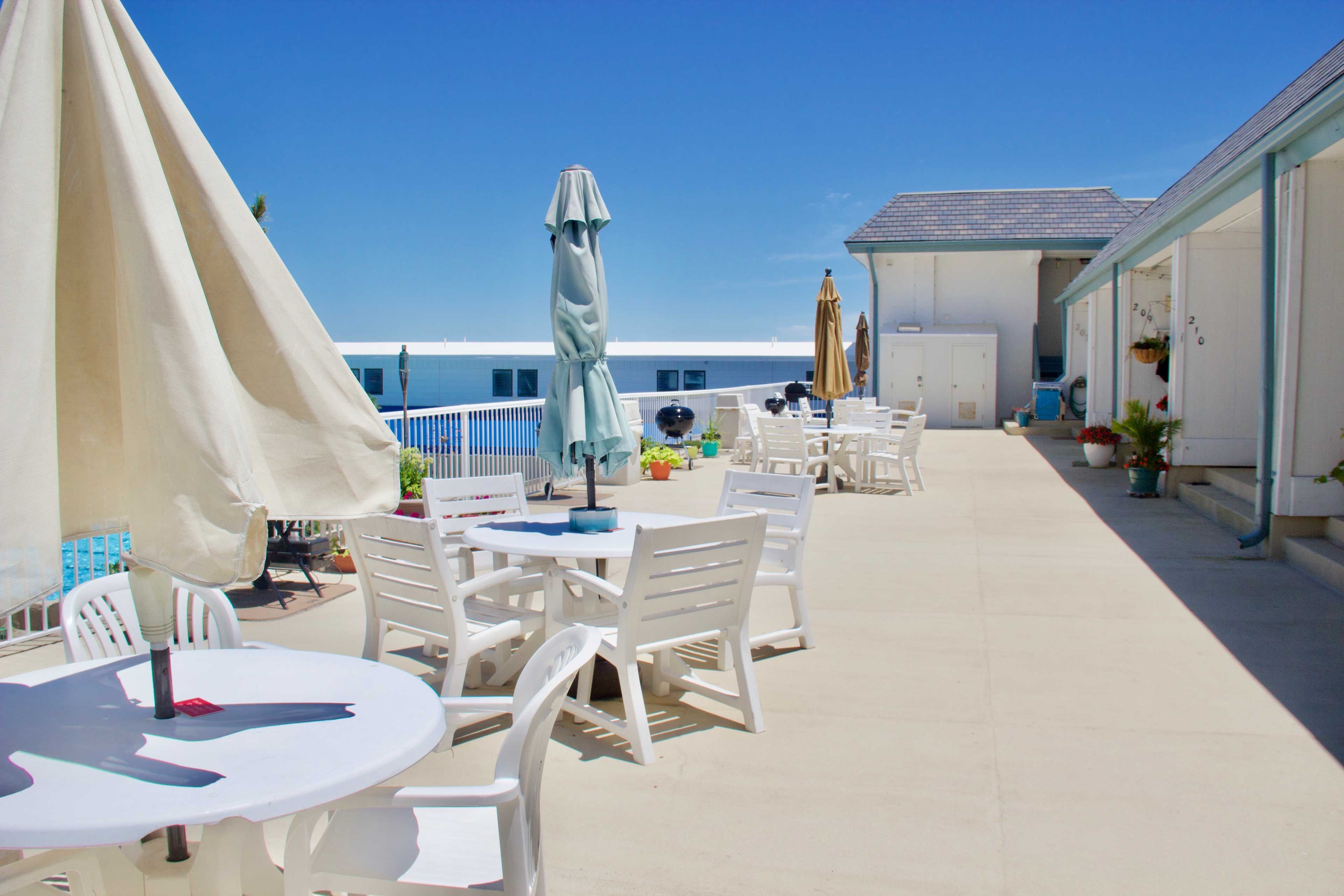 Treat yourself to an al fresco meal on the deck.