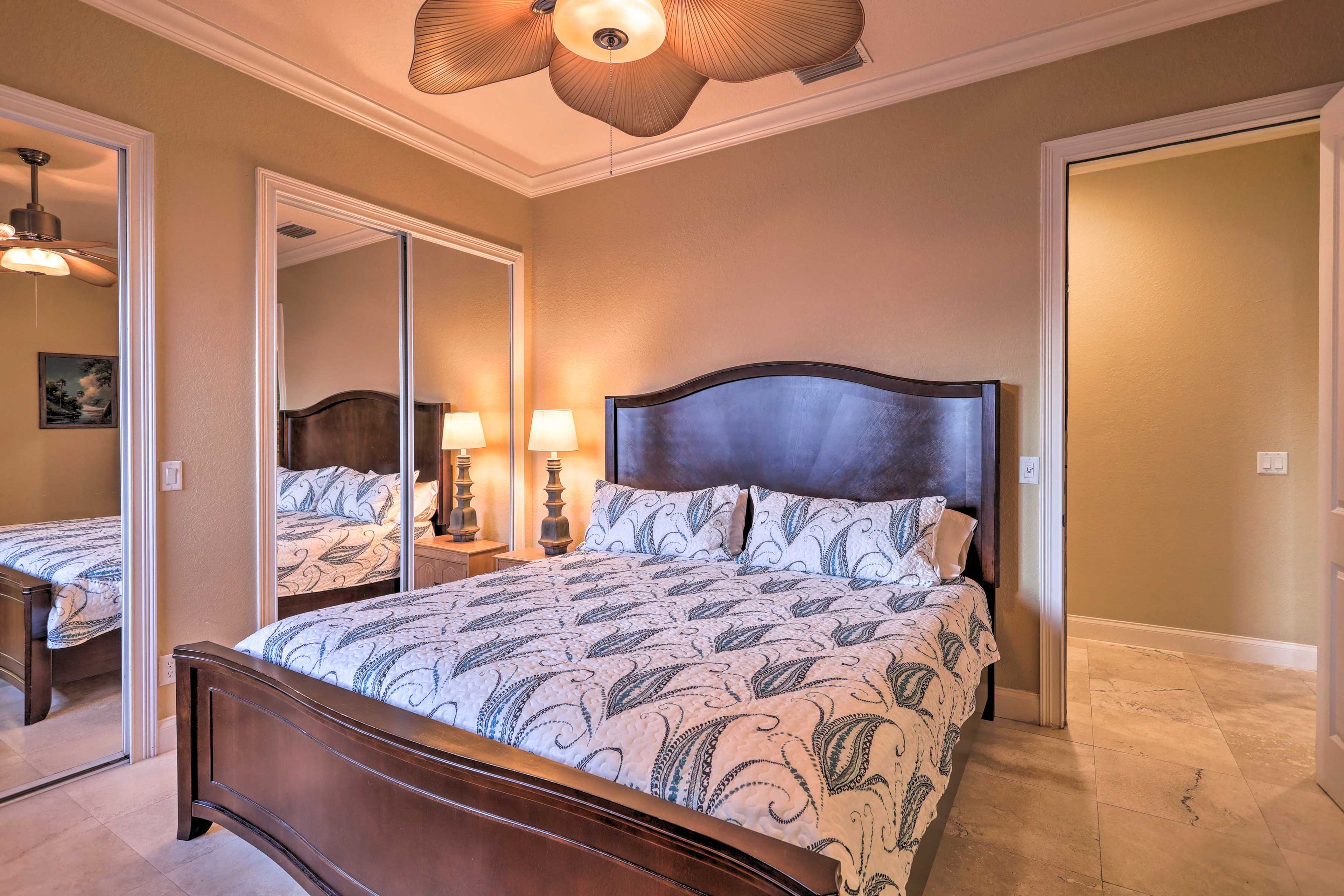 Bedroom 7 | King Bed