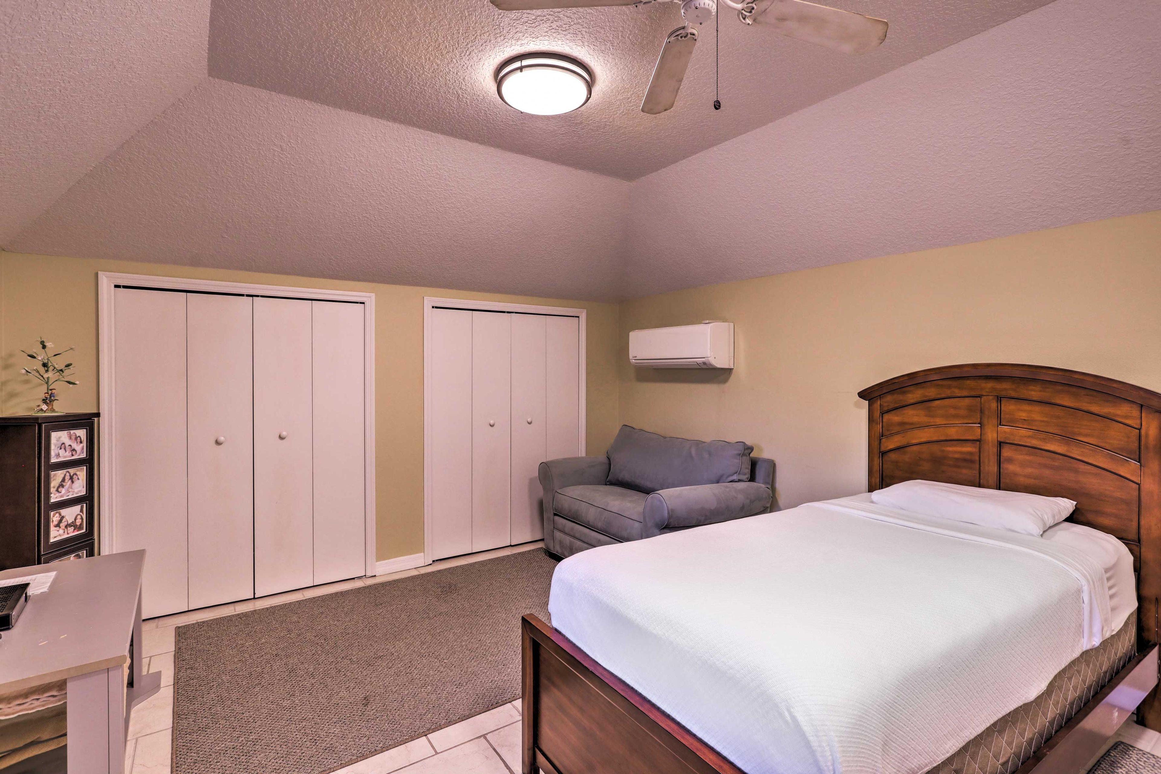 Bedroom 10 | 2 Twin Beds