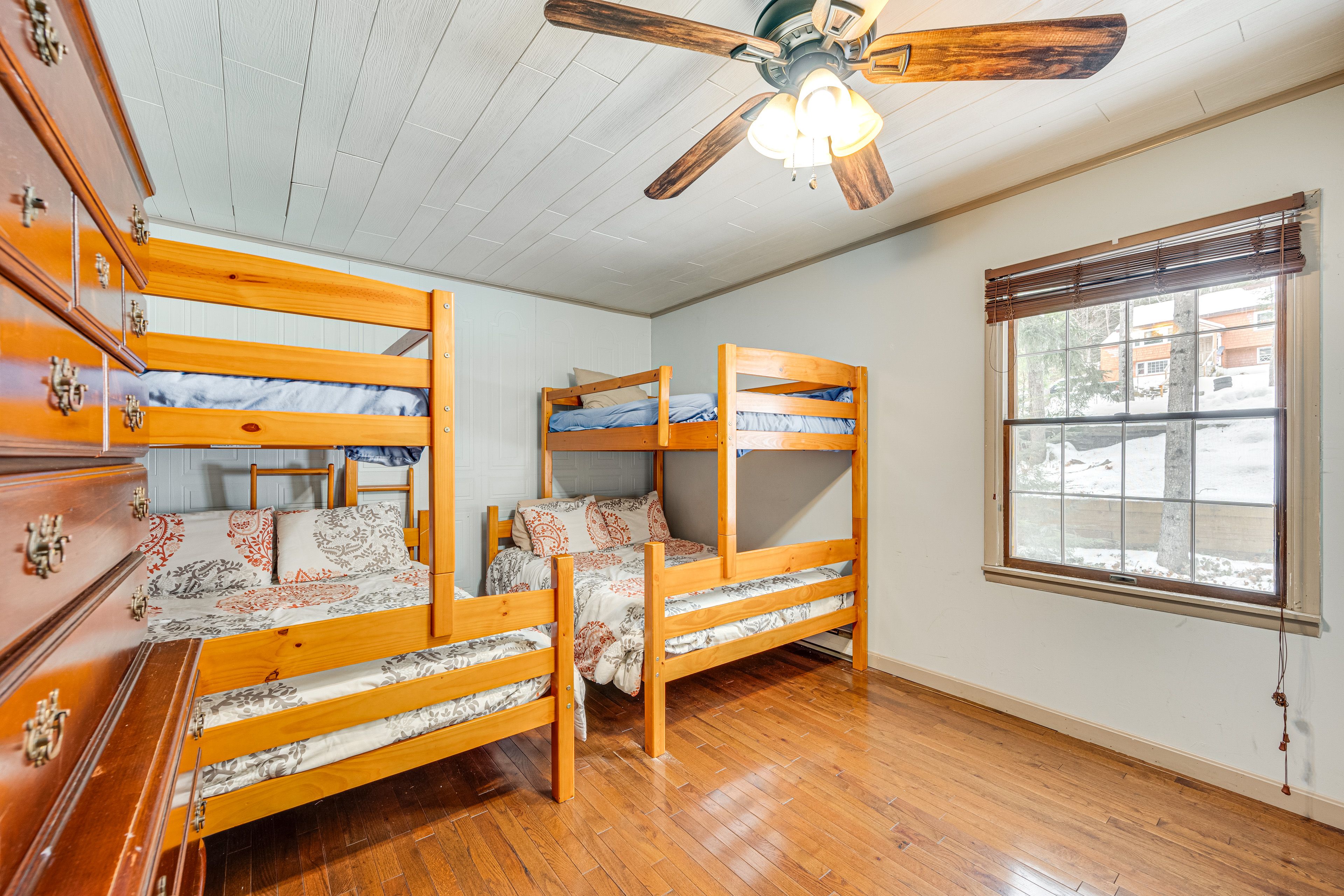 Bedroom 3 | 2 Twin/Full Bunk Beds | Pack 'n Play Available