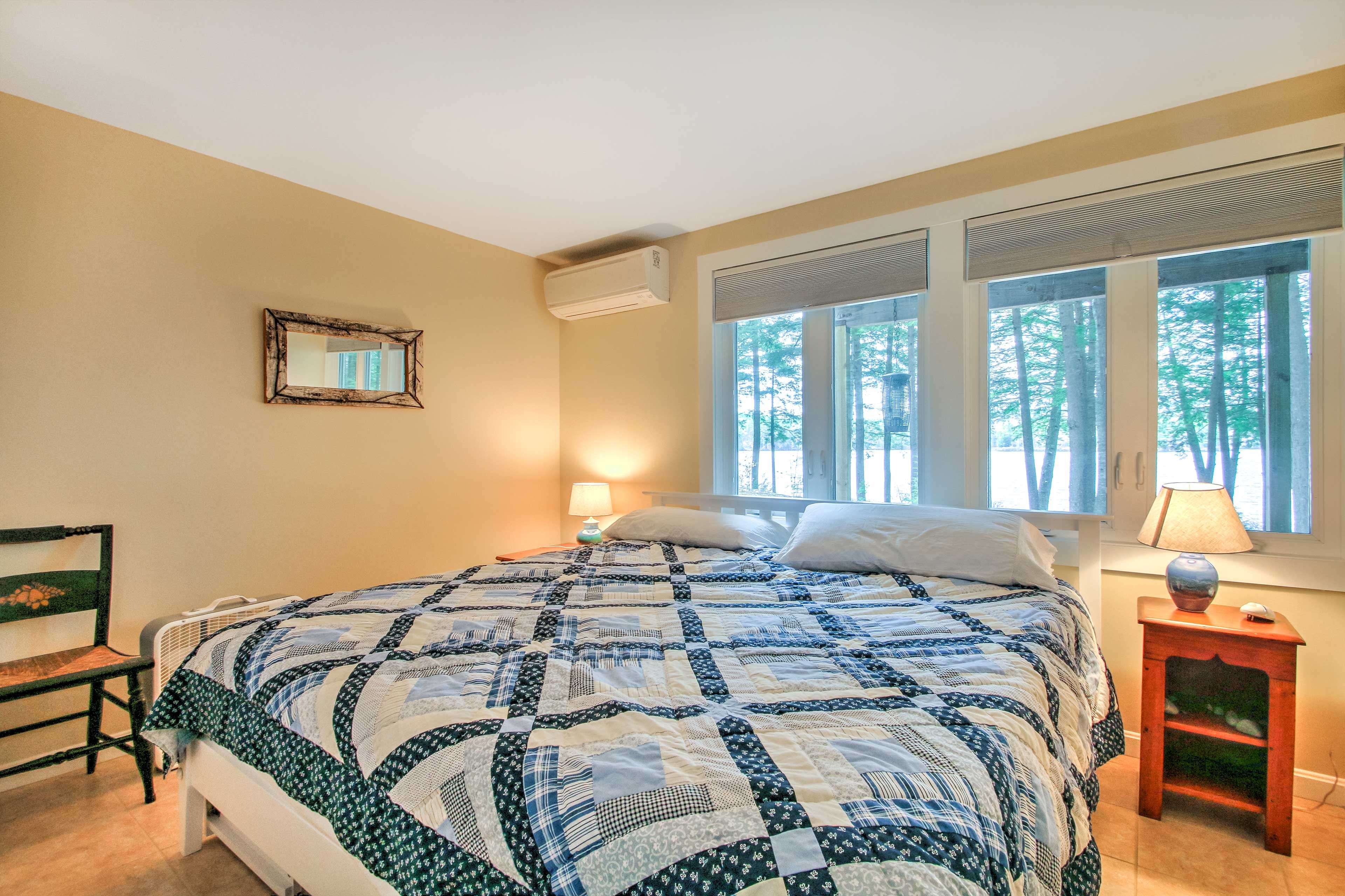 Bedroom 1 | King Bed