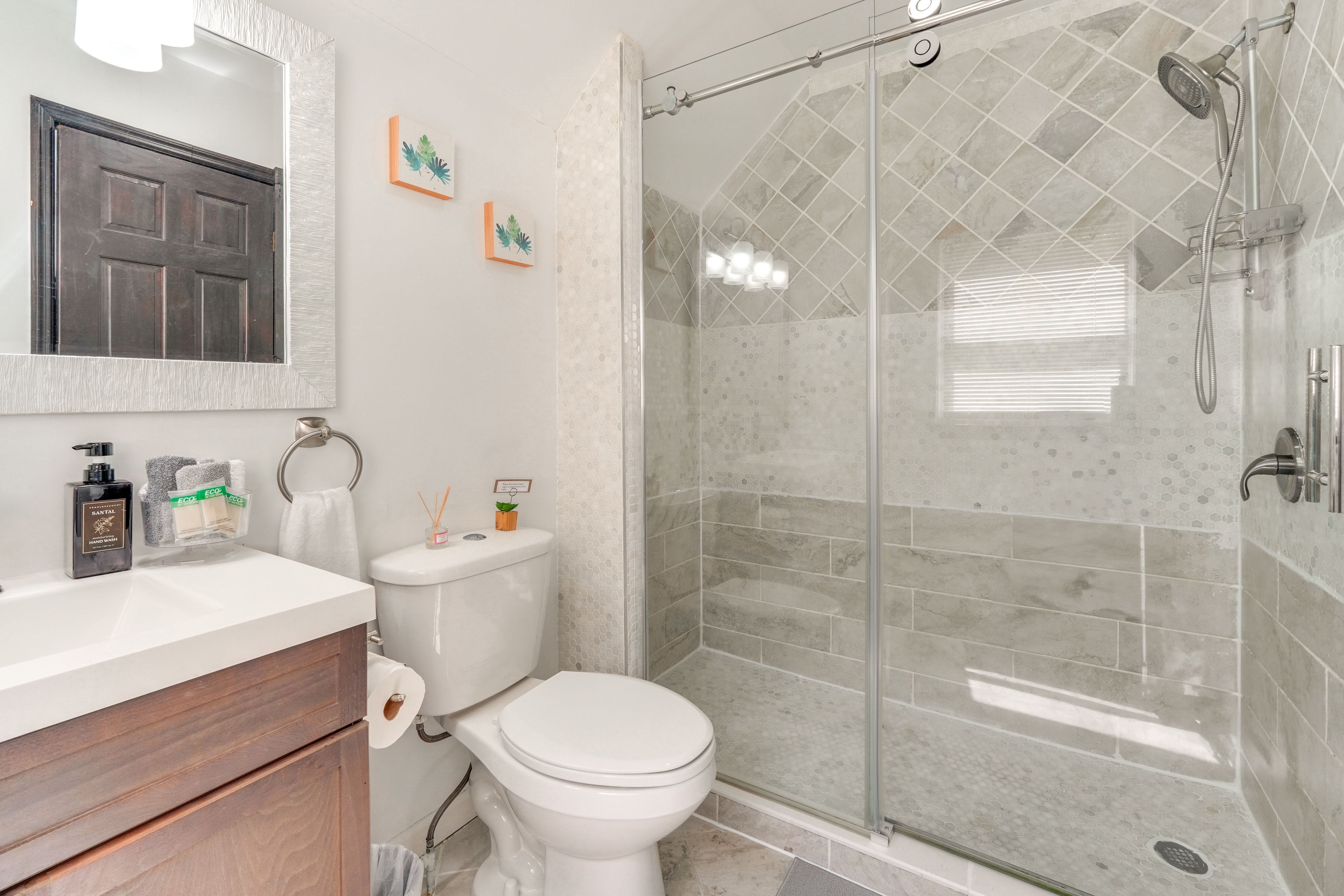 Full Bathroom