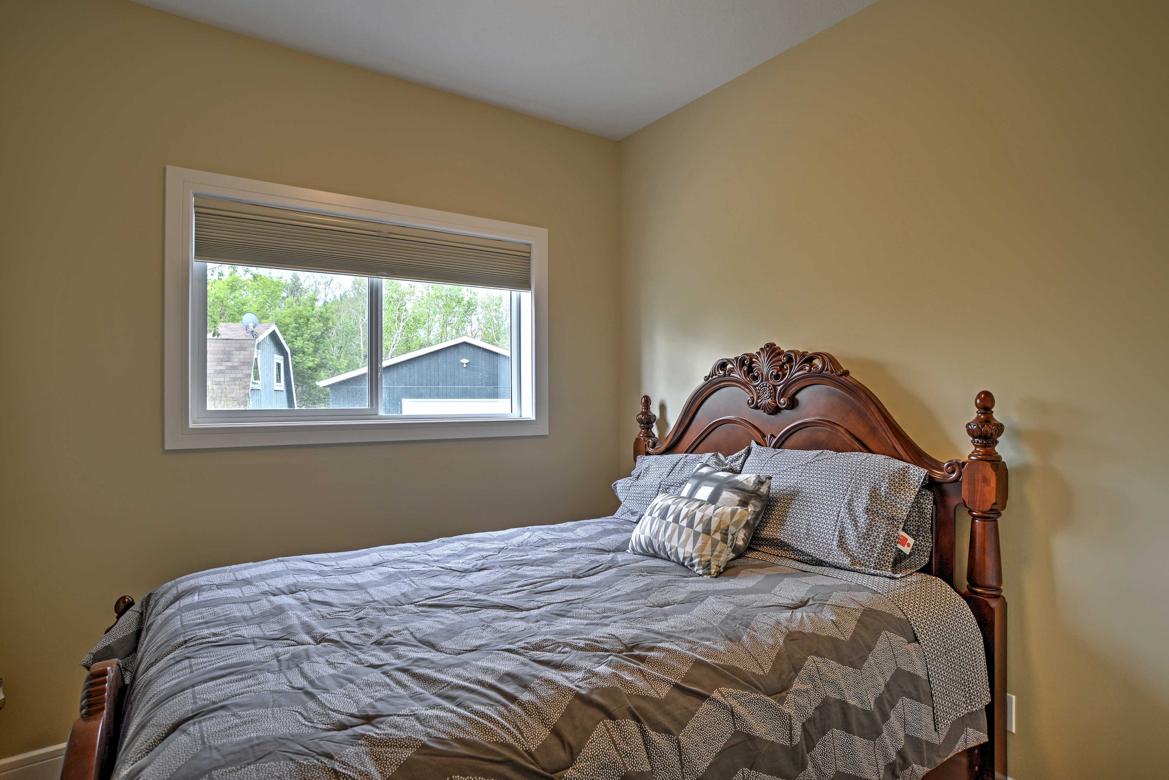 Bedroom 1 | King Bed | Linens Provided