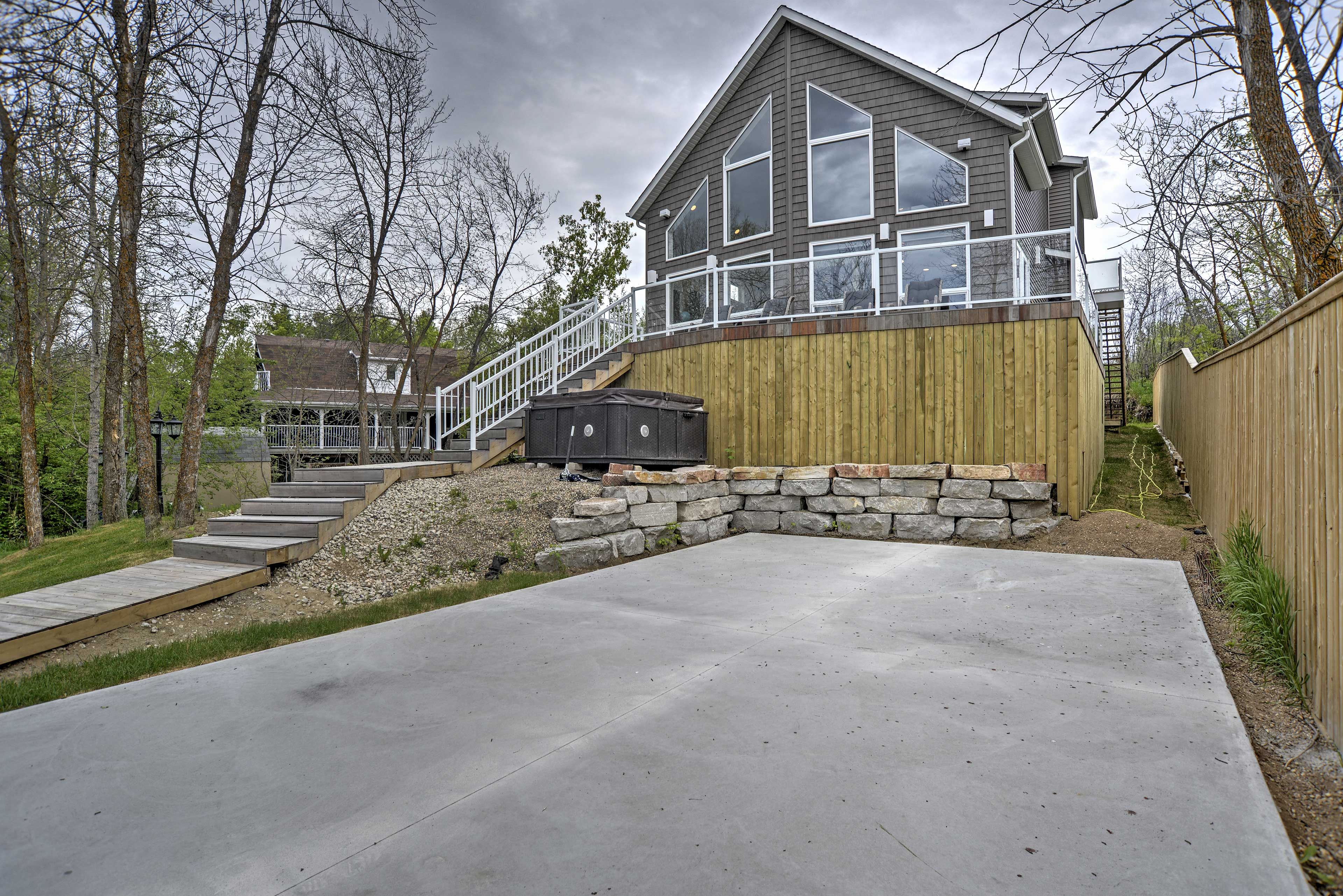 Parking | Garage (1 Vehicle) | Driveway (Ample)