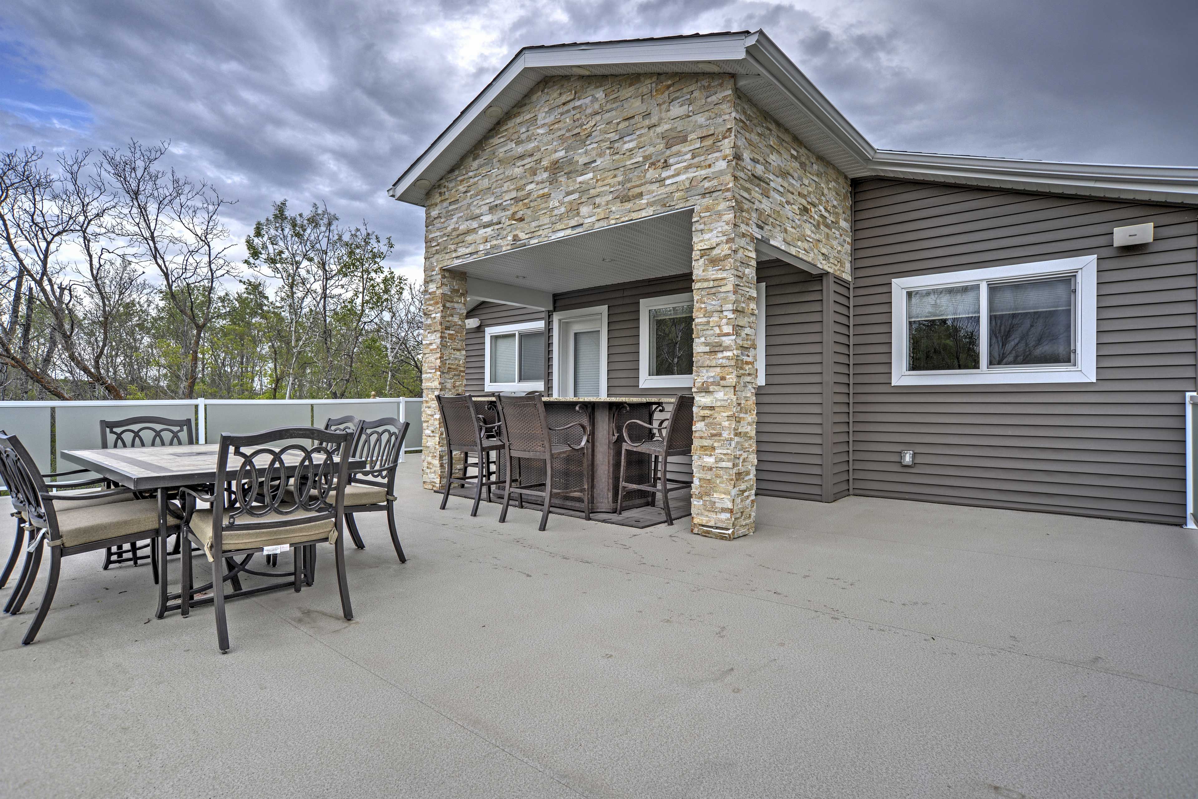 Patio | Outdoor Dining