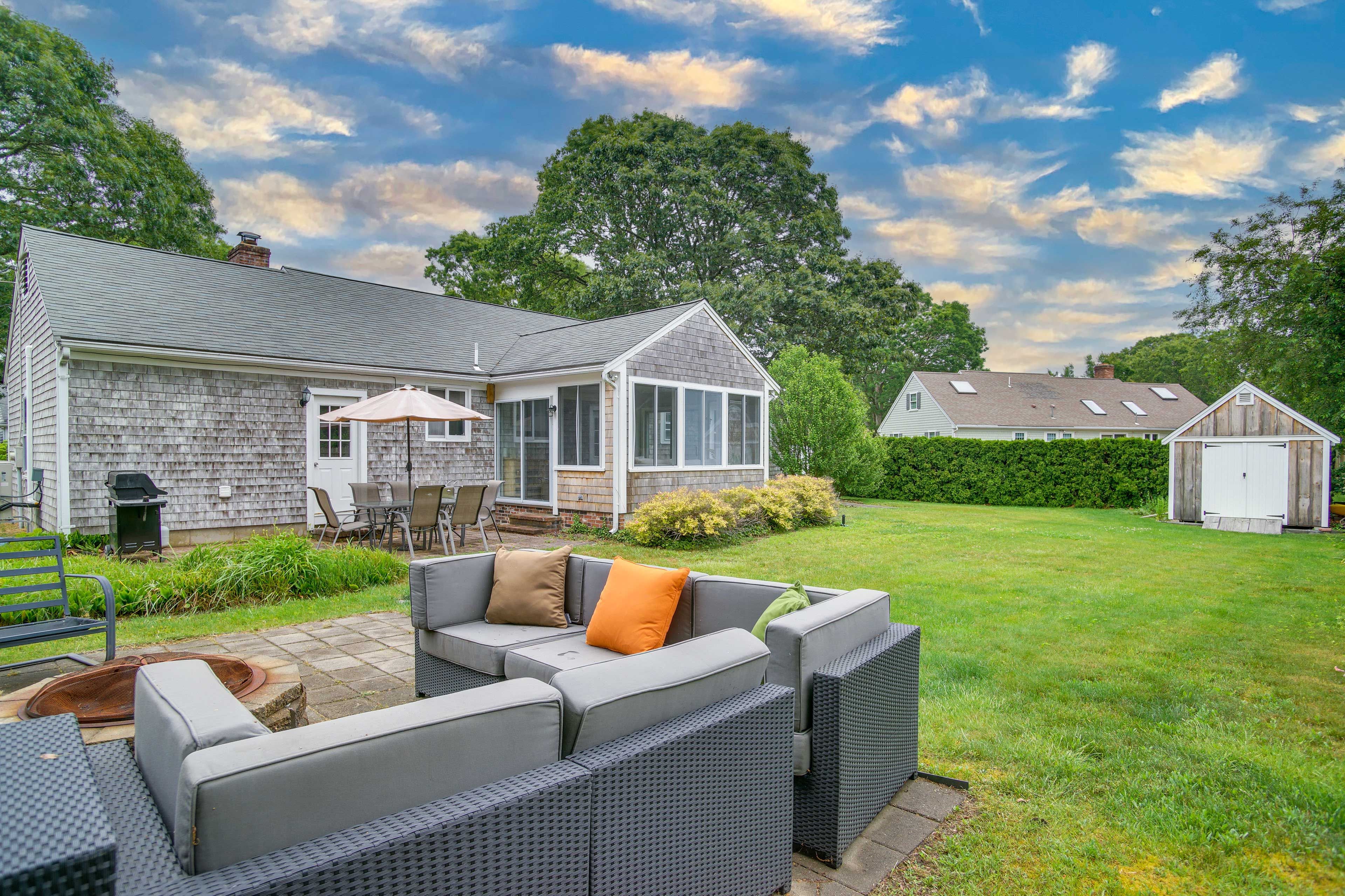 Backyard | Fire Pit w/ Seating | Furnished Patio