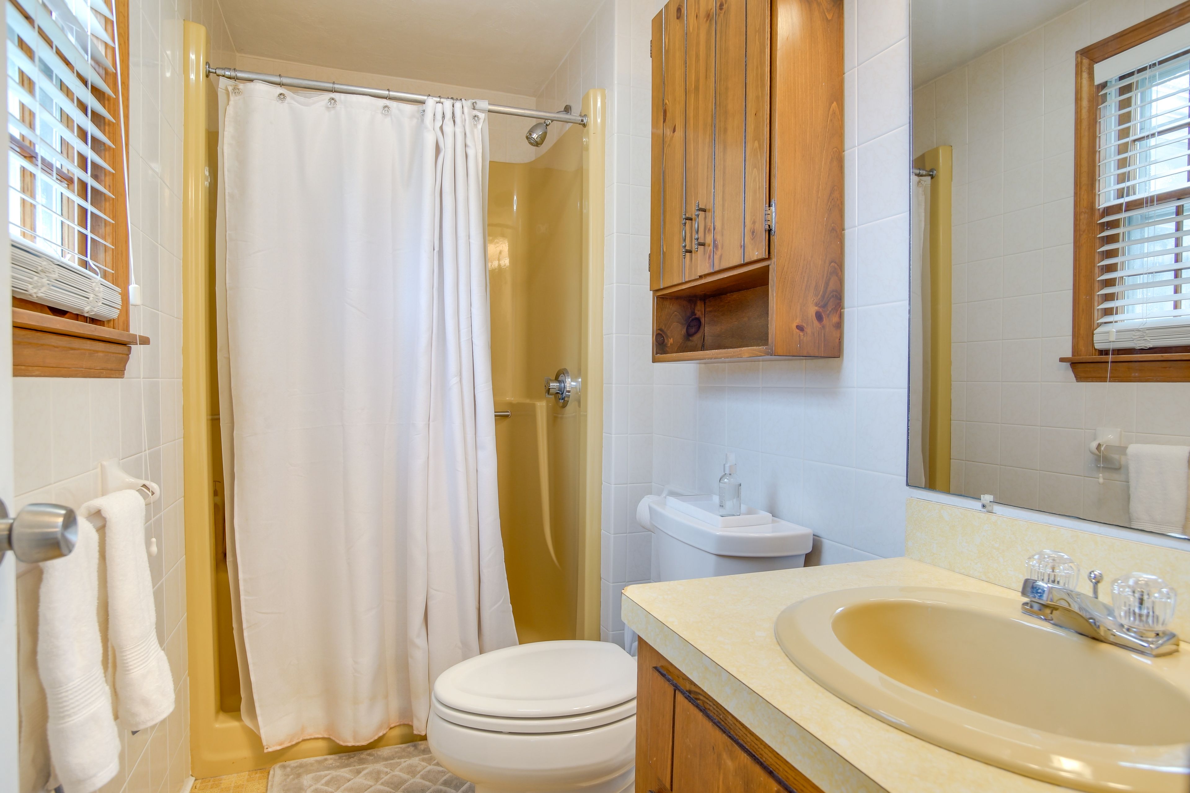 En-Suite Bathroom | Towels Provided