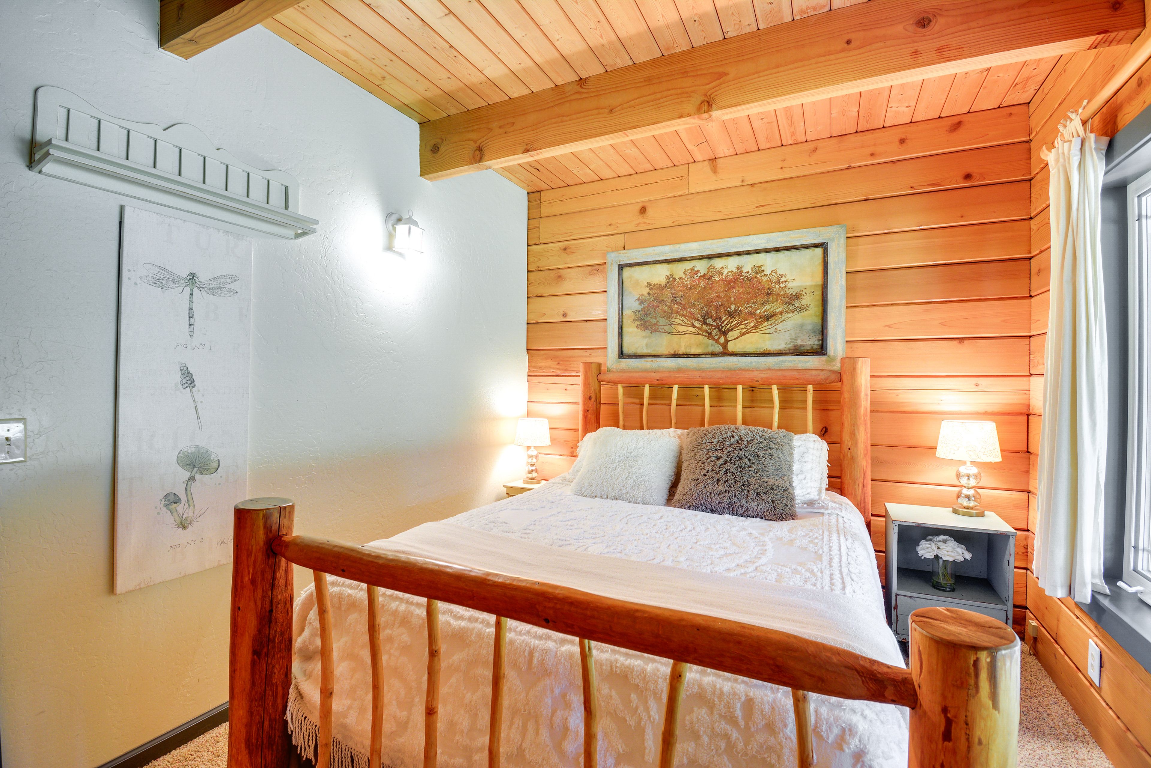 Bedroom 2 | Queen Bed