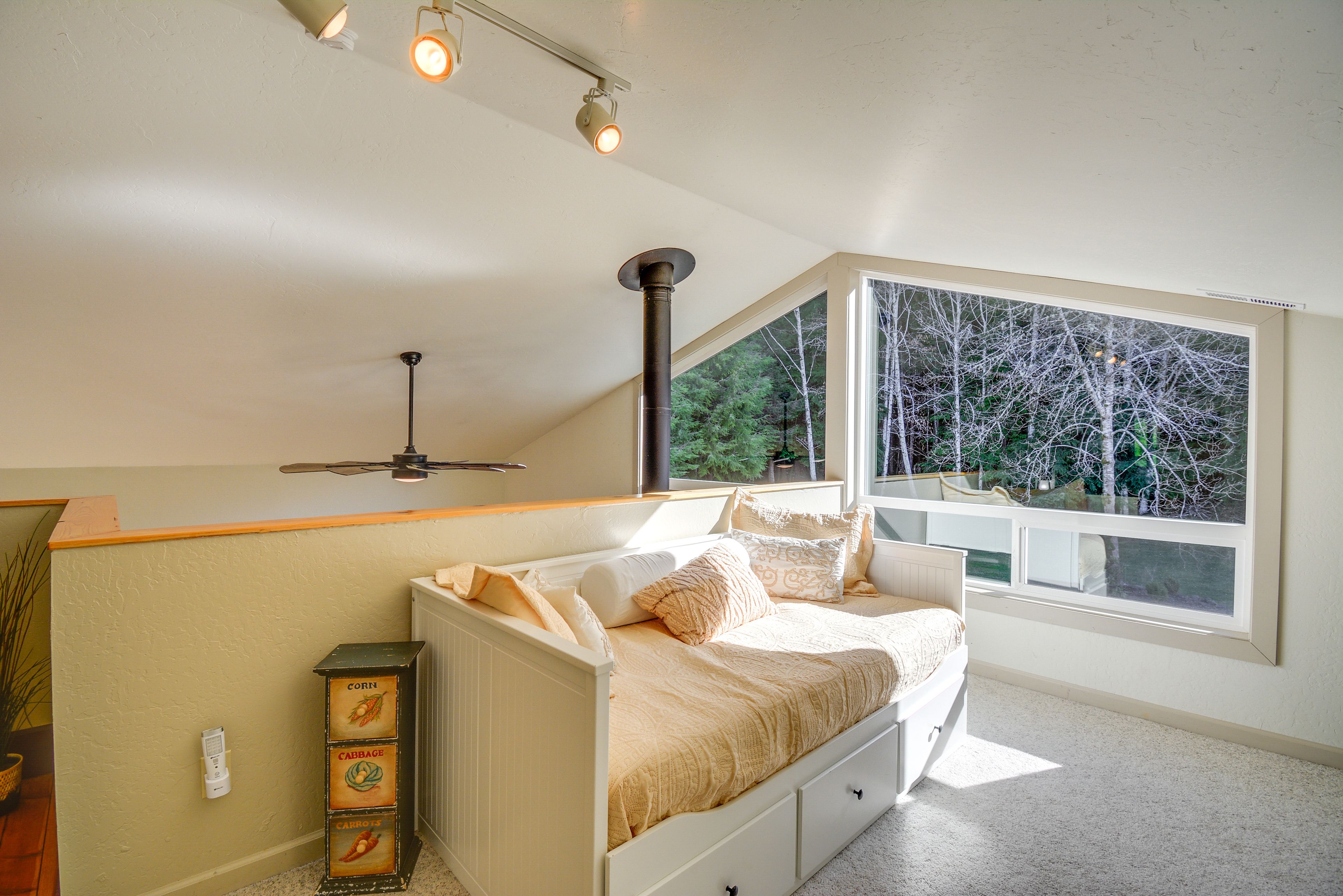 Loft | Full Bed | Desk Workspace