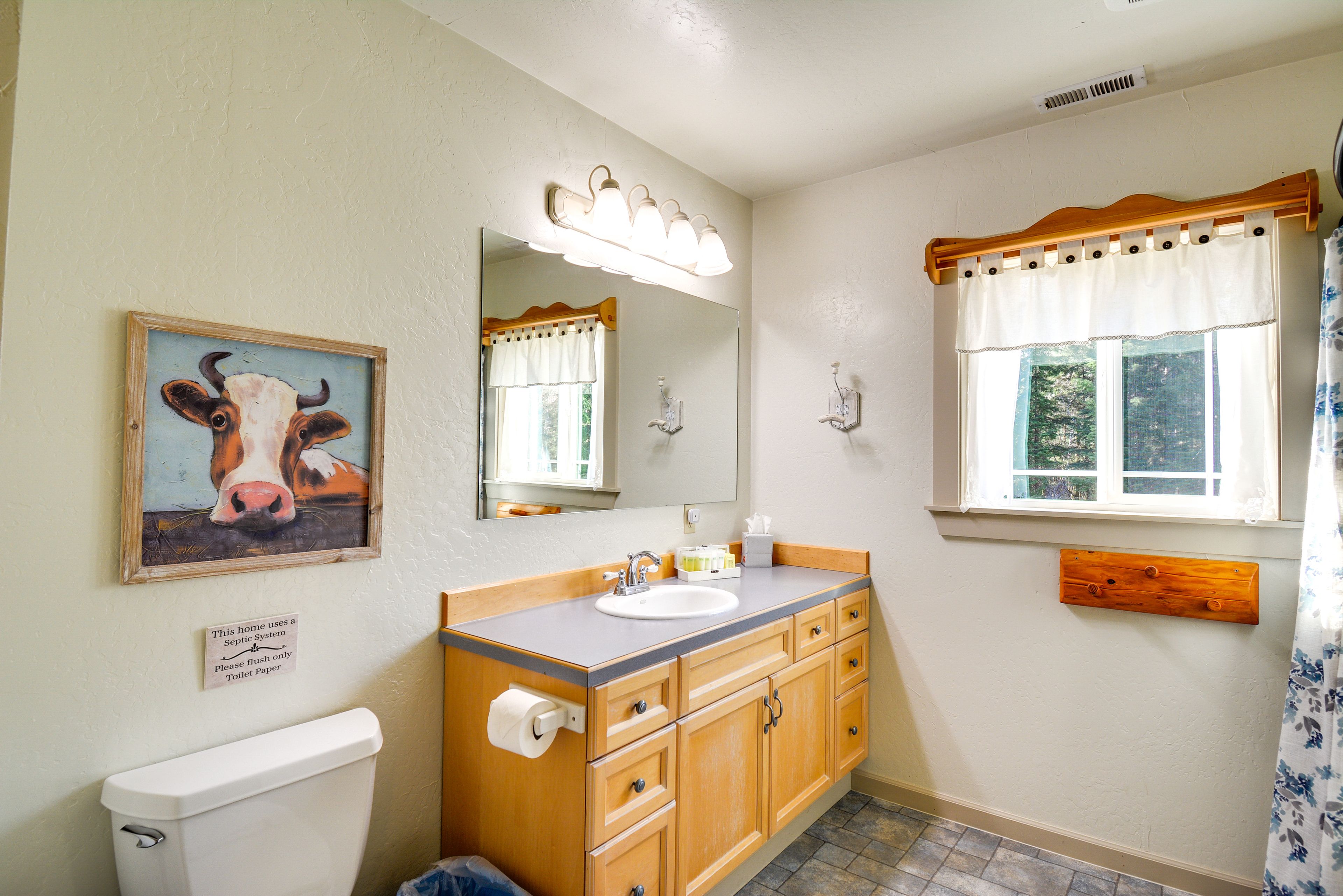 Bathroom | Towels Provided