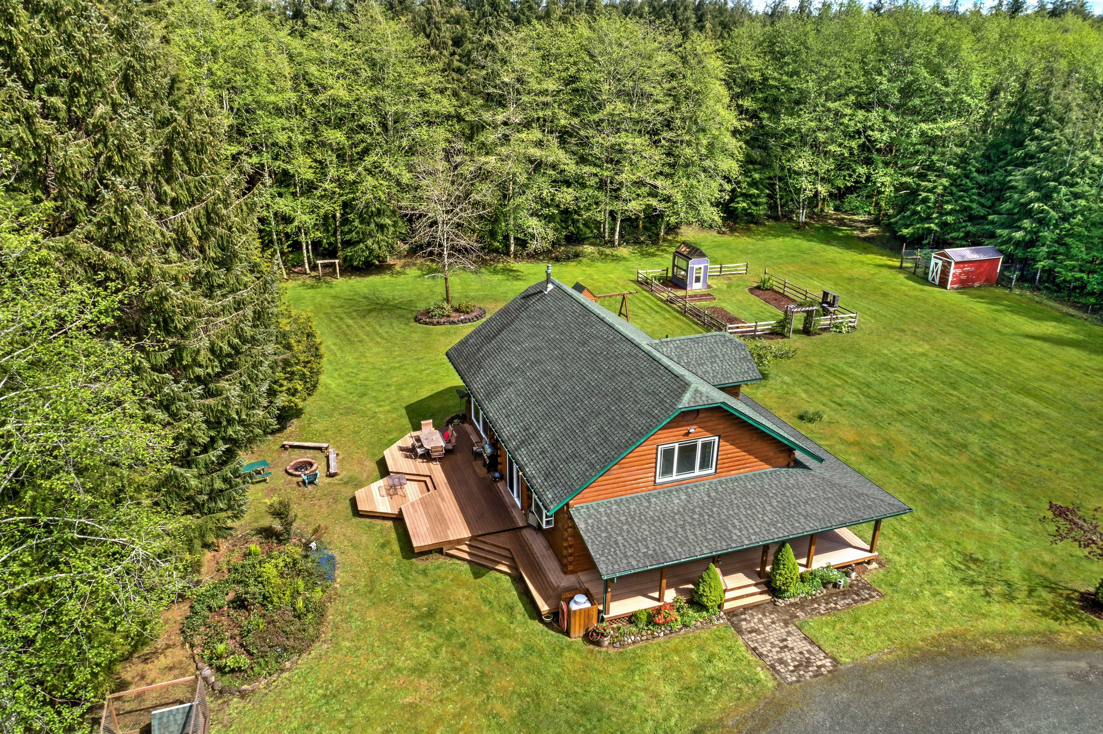 Parking | Ample Driveway Parking | Boat Trailer Parking Available