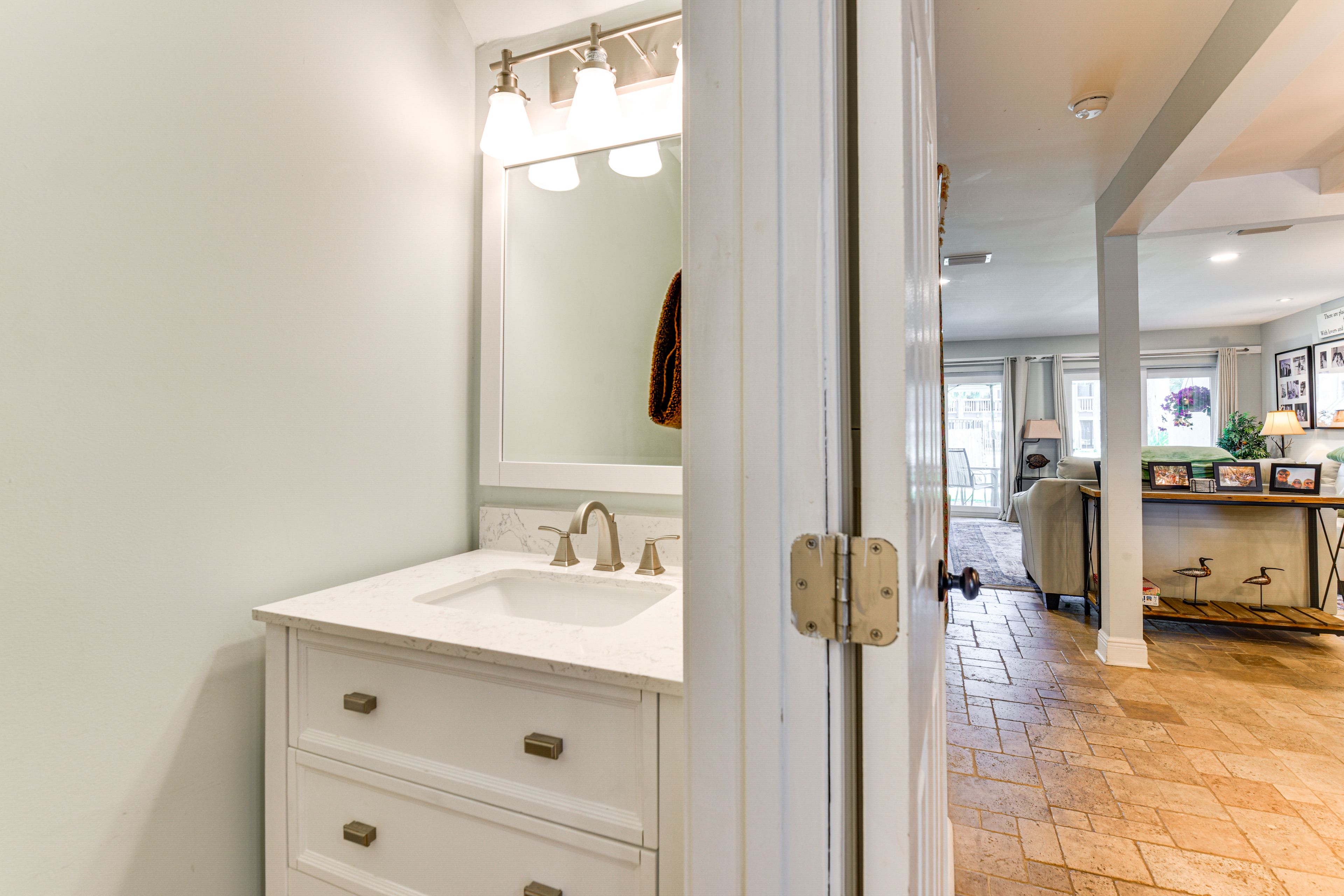 Half Bathroom | 1st Floor