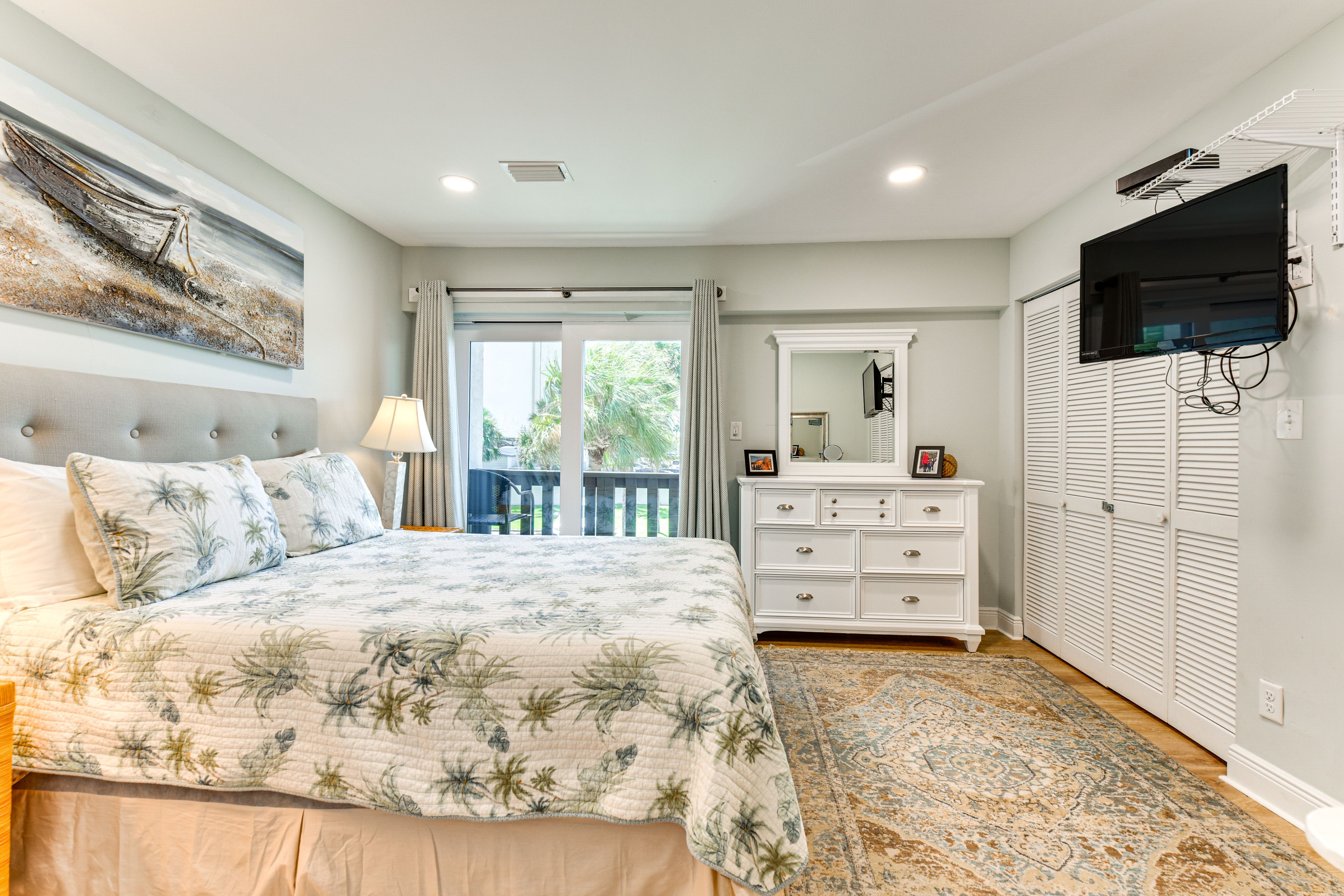 Bedroom 1 | Queen Bed | 2nd Floor