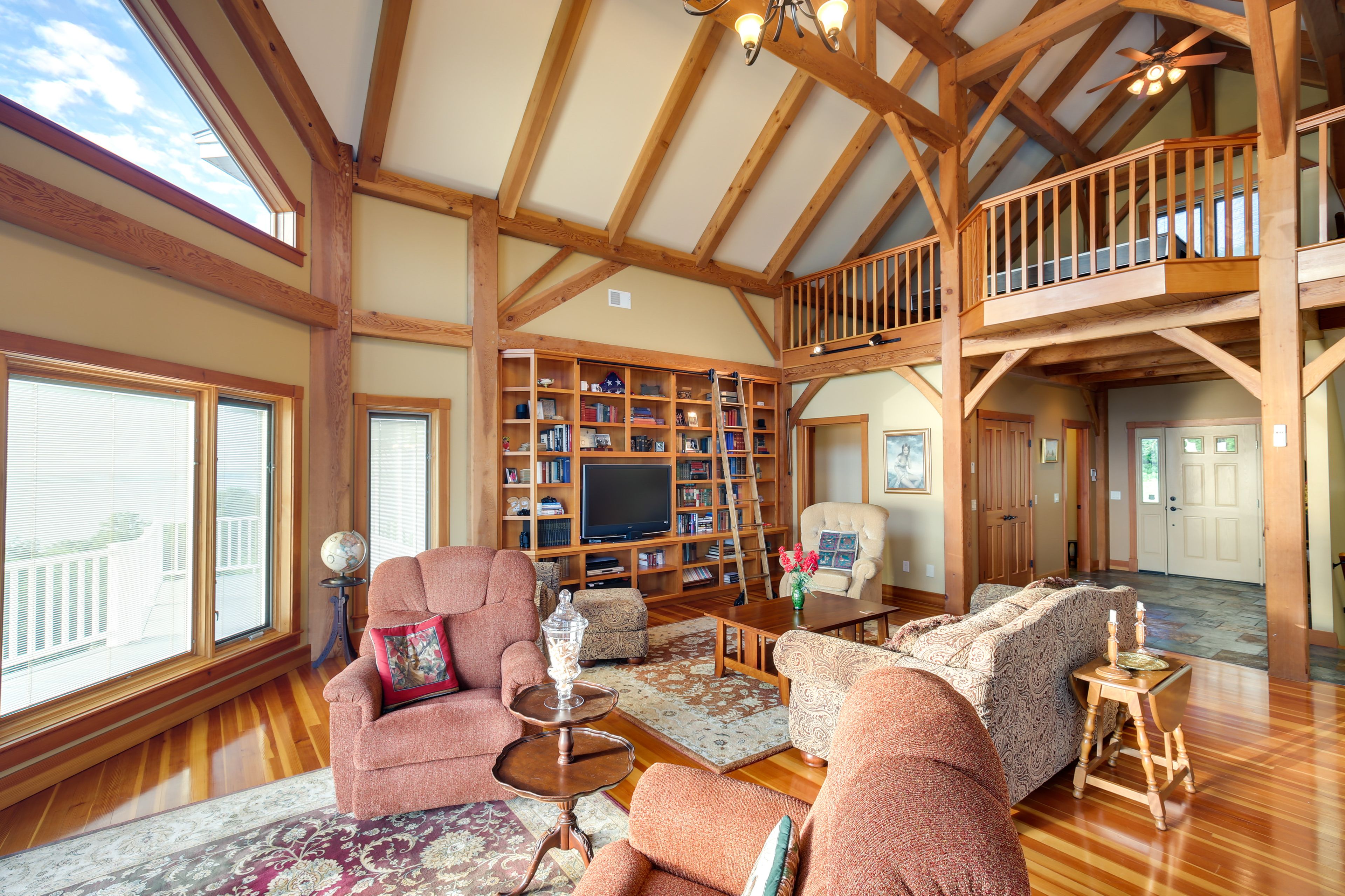 Living Room | Free WiFi | Cable TV