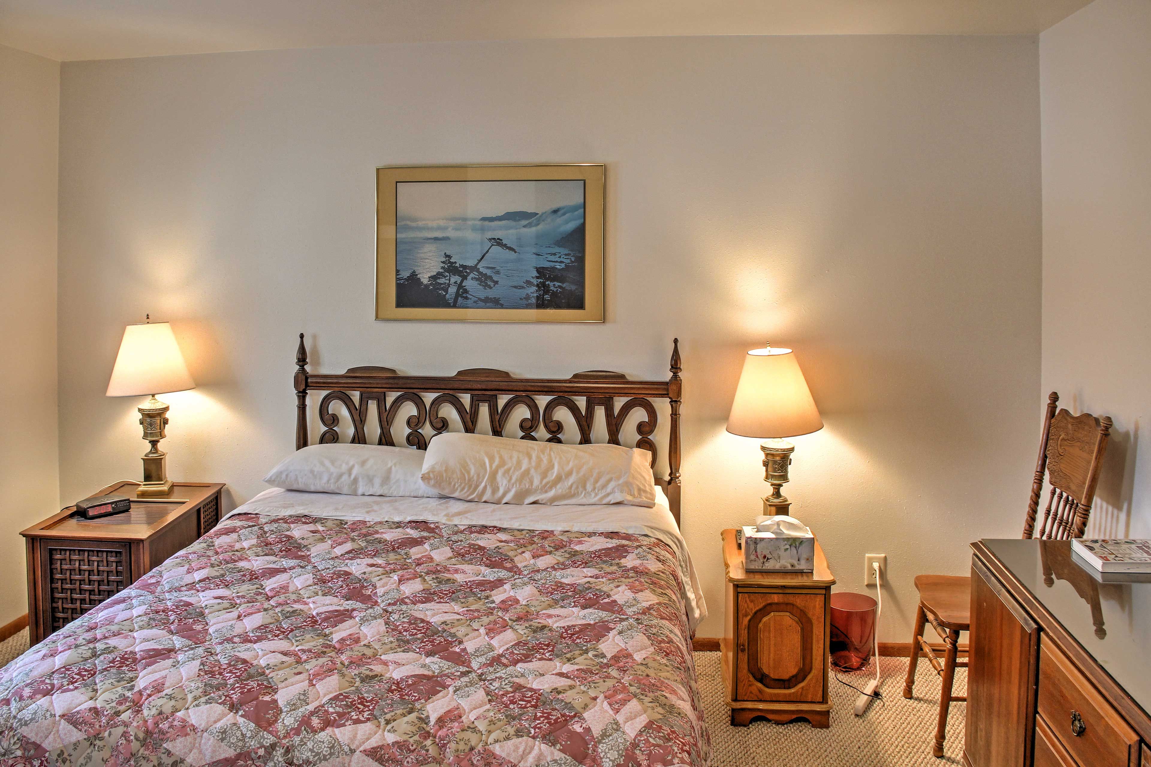 Bedroom 1 | Queen Bed | Linens Provided