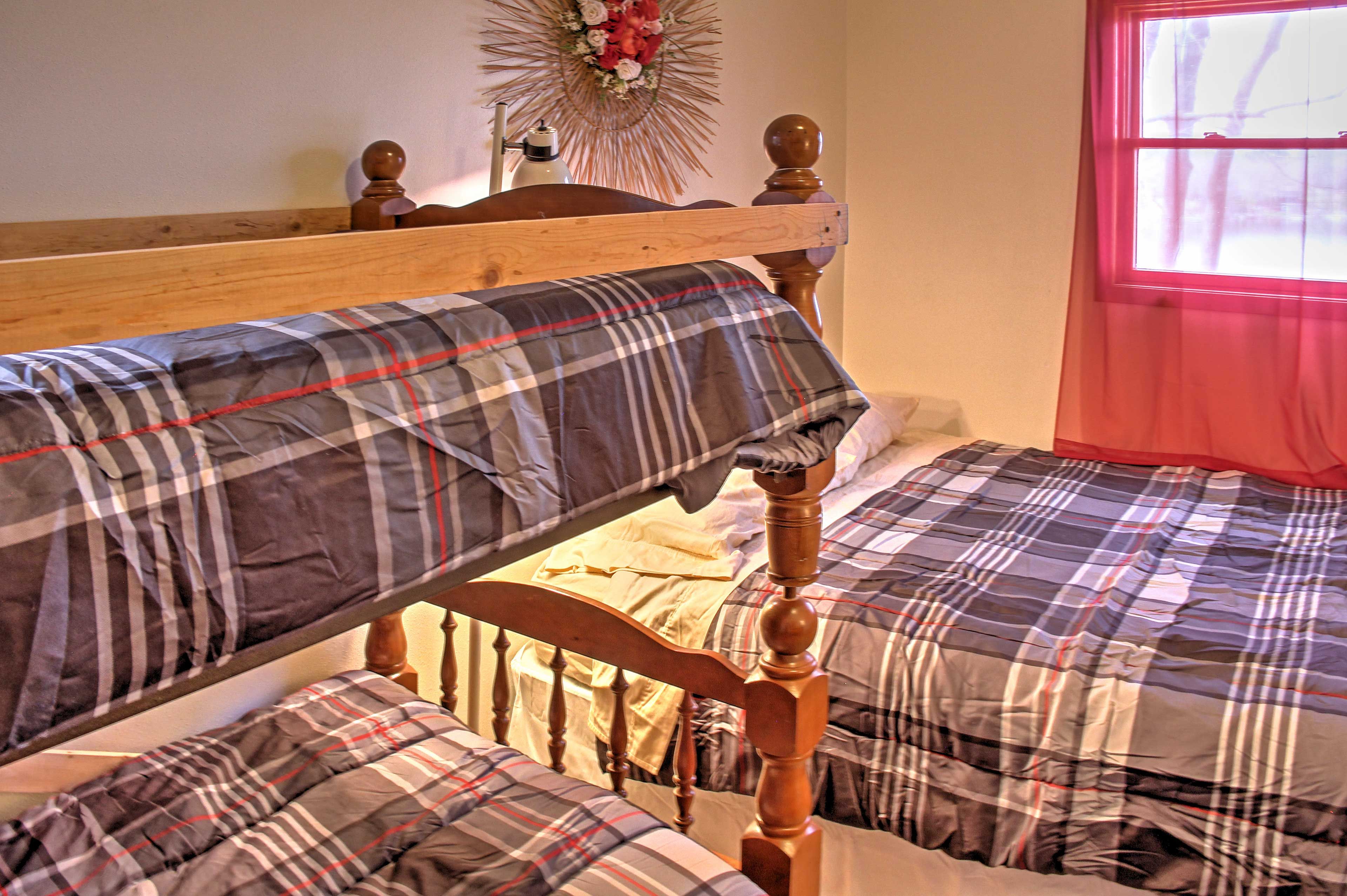 Bedroom 2 | Queen Bed | Twin Bunk Bed