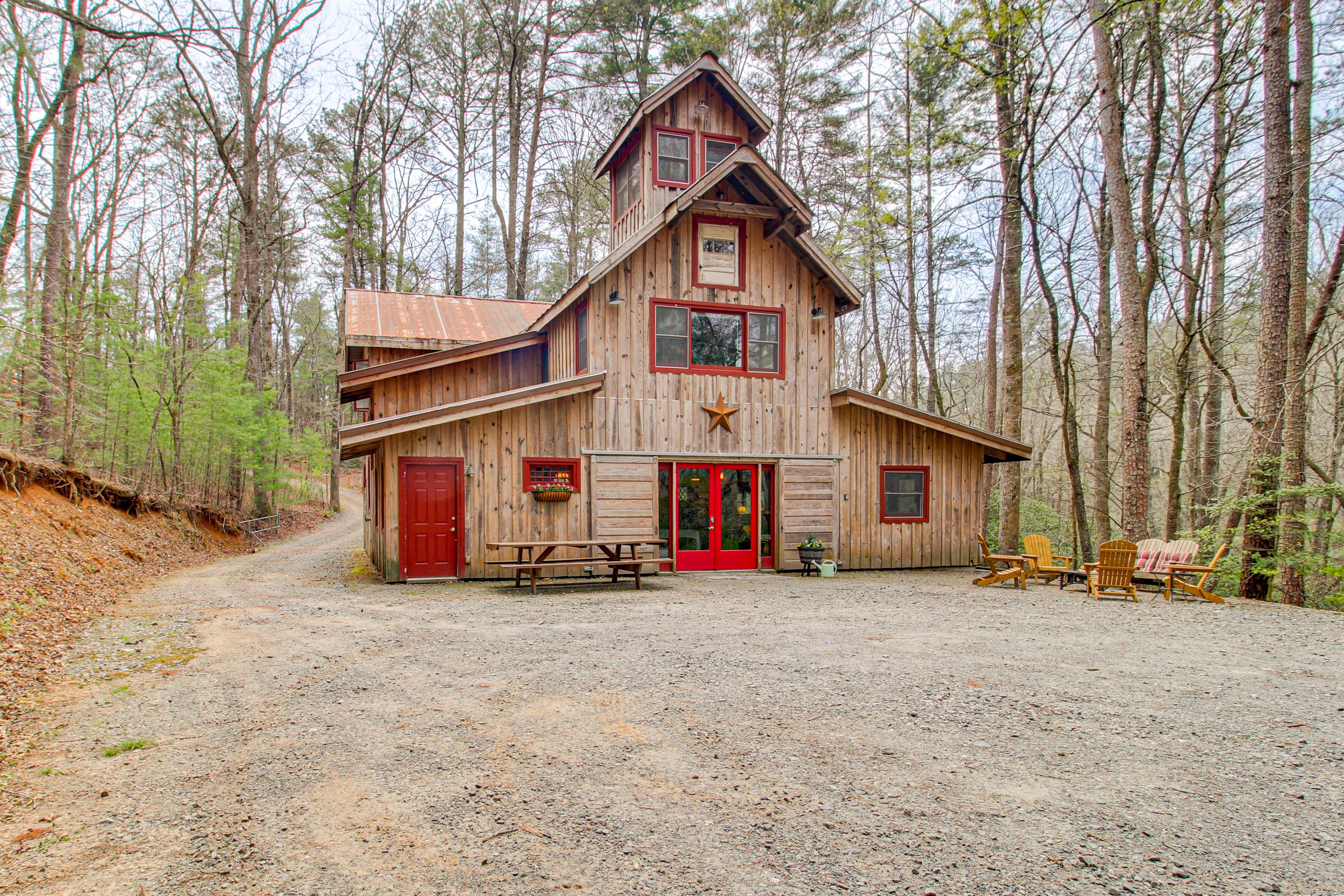 '7 Timbers' Vacation Rental Cabin | 3BR | 2BA | Step-Free Entry