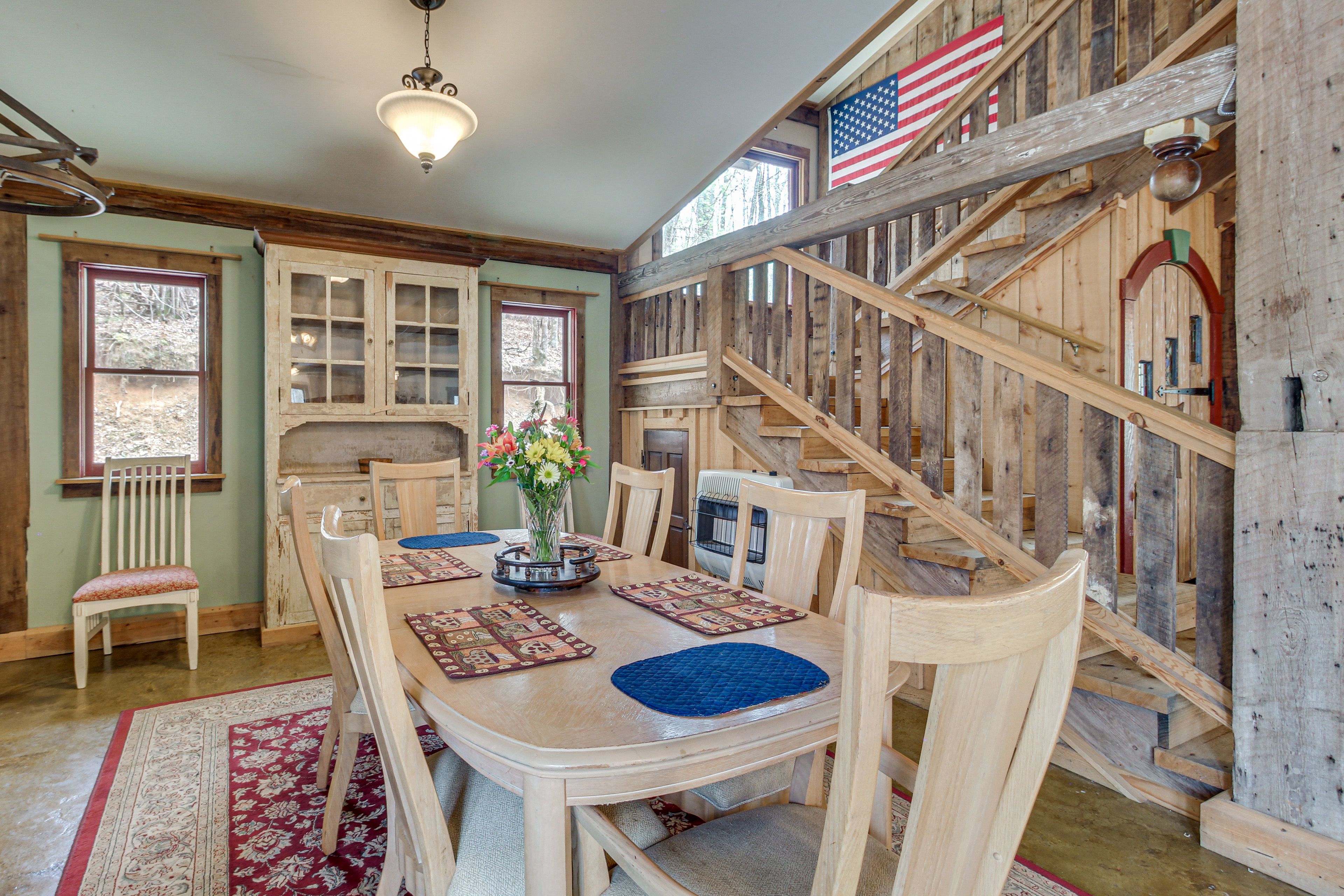 Additional Dining Area | 1st Floor