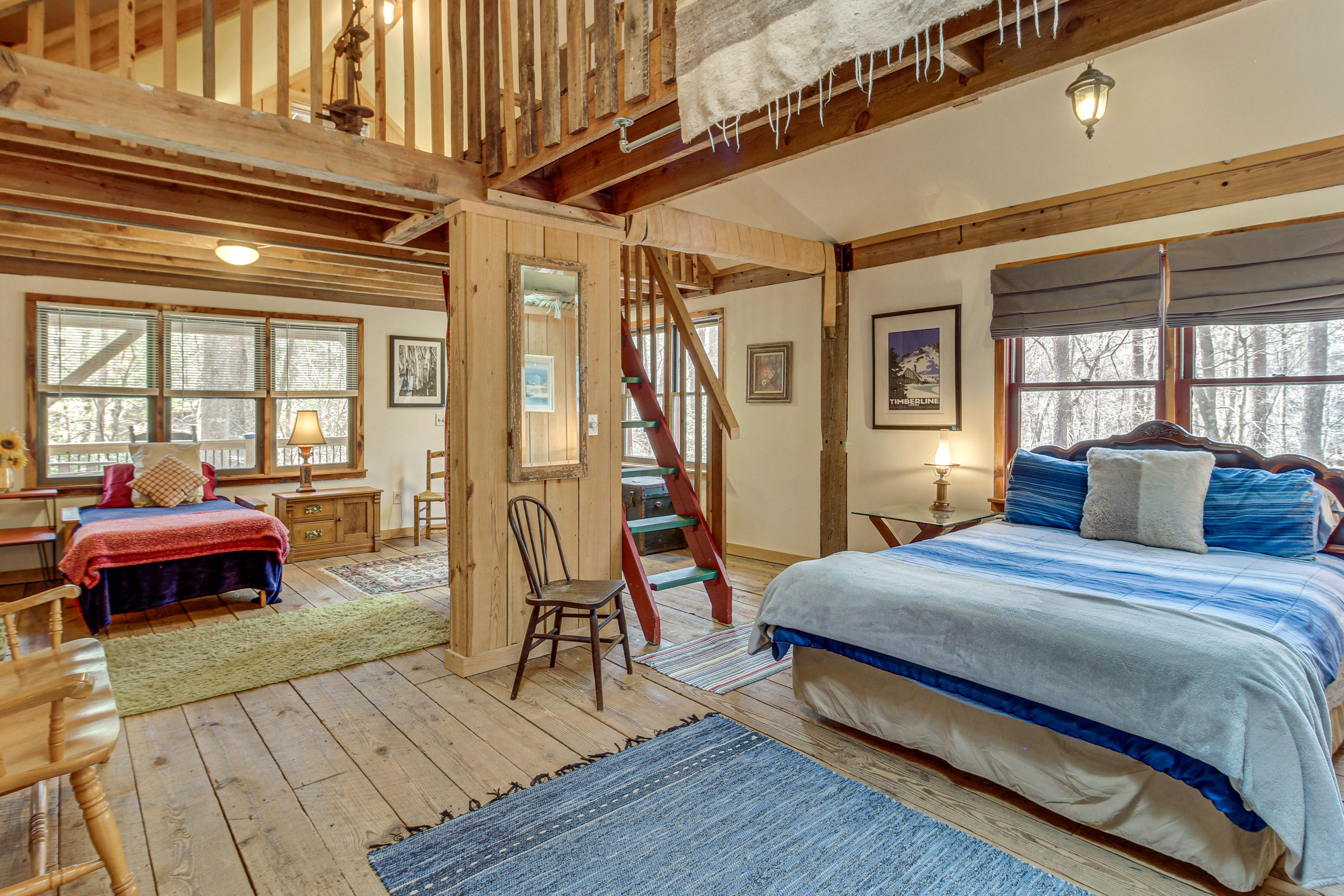 Open Second Level Living Area | Queen Bed | Twin Bed | 2nd Floor