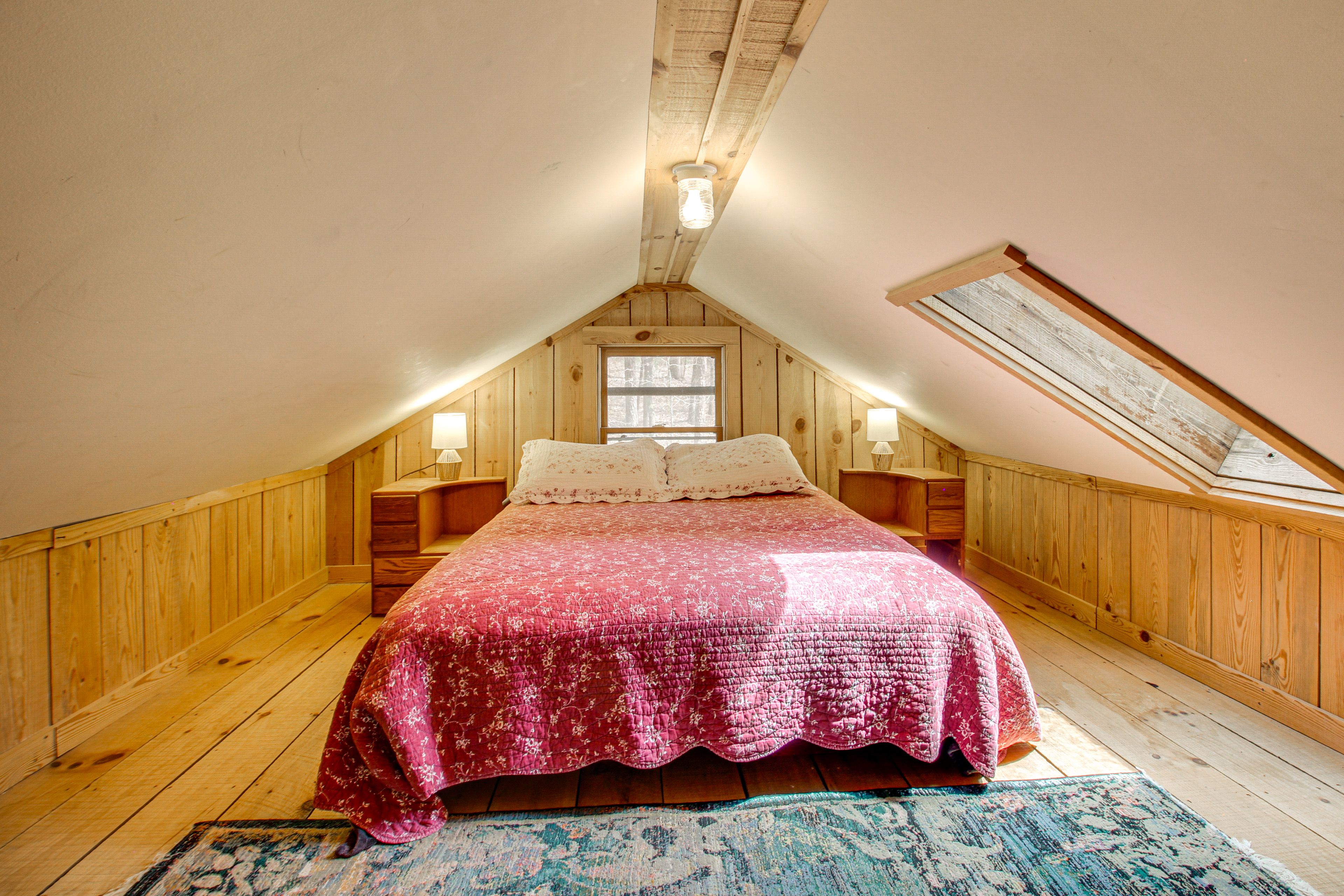 Loft | Accessible By Stairs | 2 Queen Beds | 3rd Floor