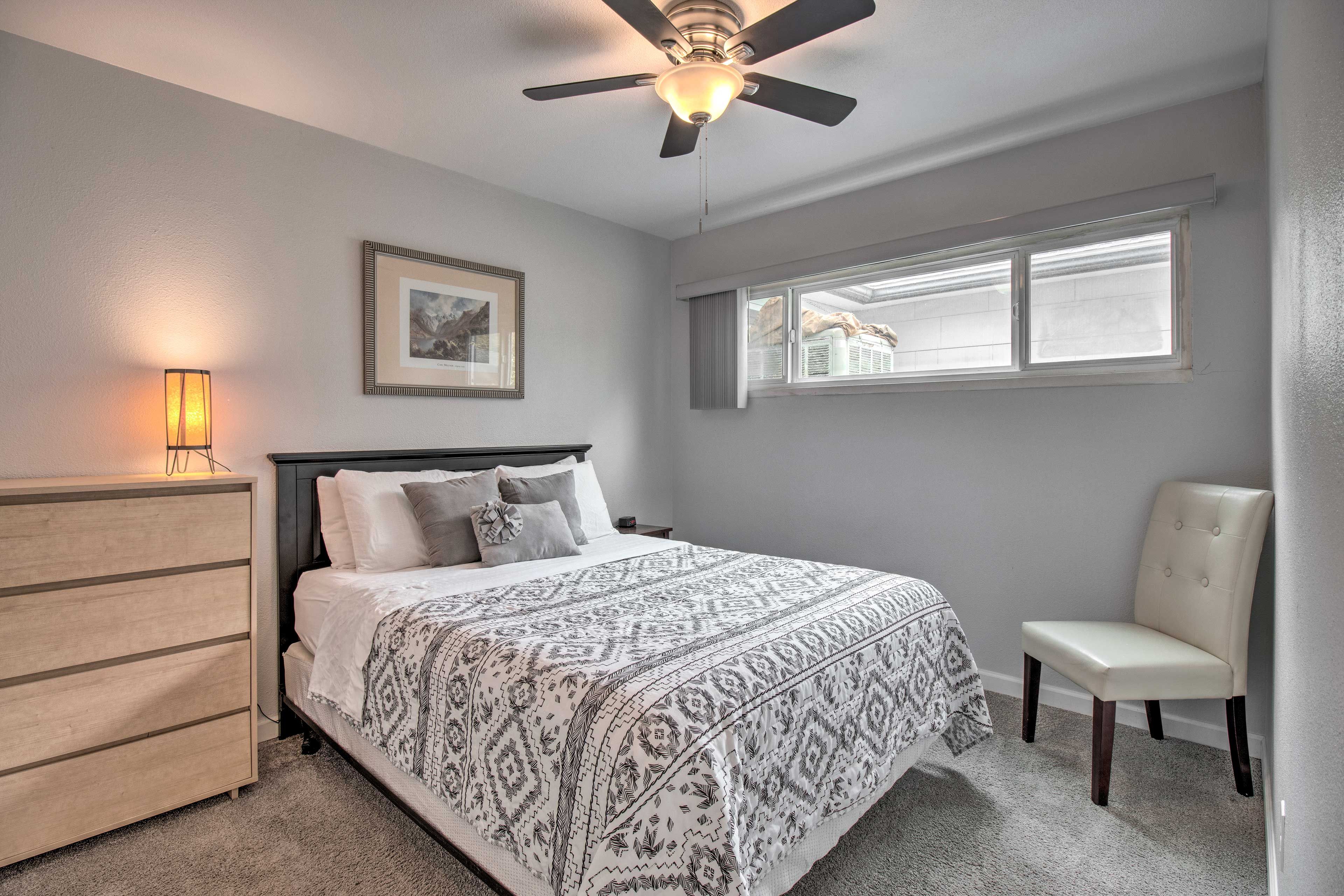 Bedroom 1 | Queen Bed | Linens & Towels