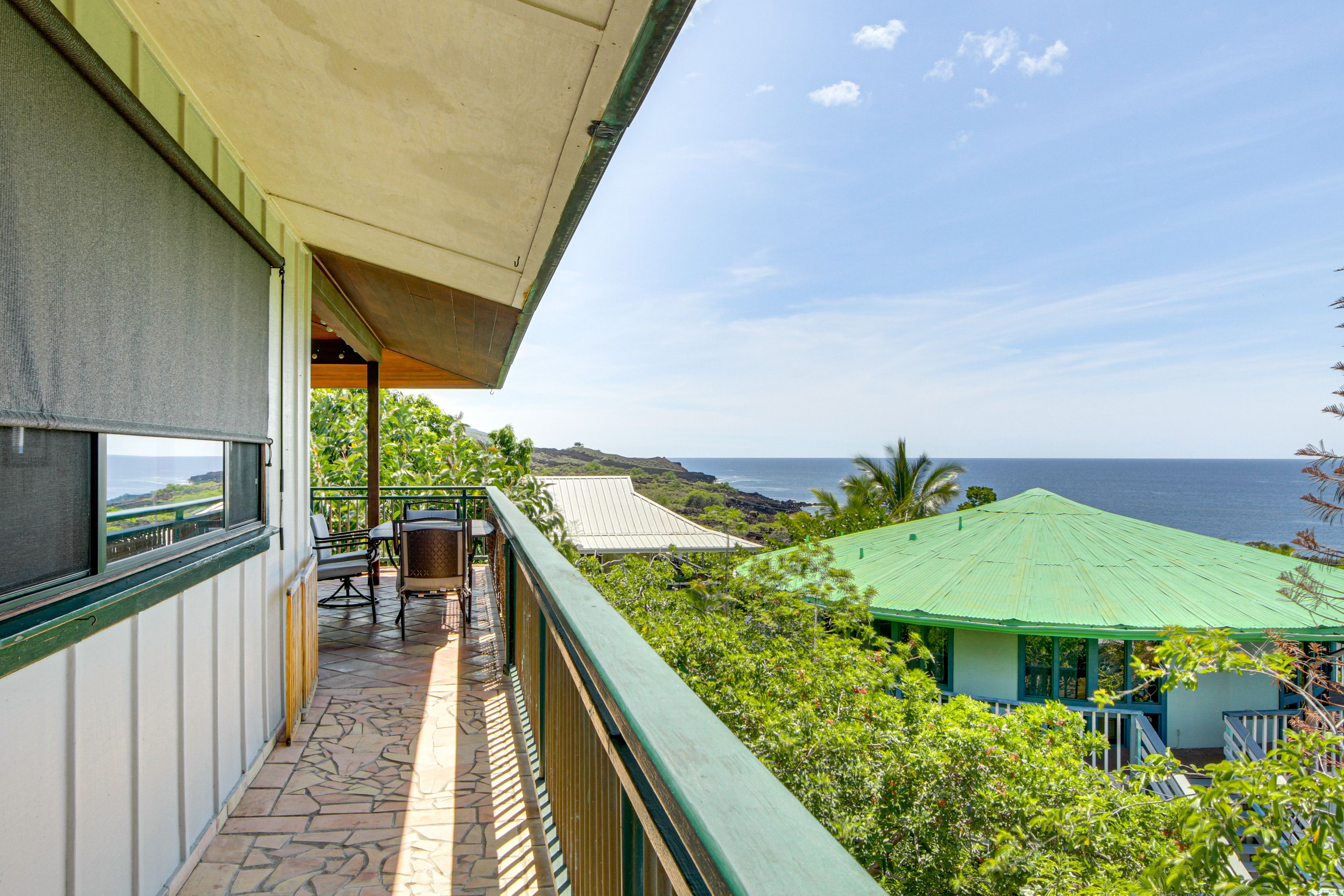 Captain Cook Vacation Rental | 3BR | 3BA | 1,733 Sq Ft | Stairs Required