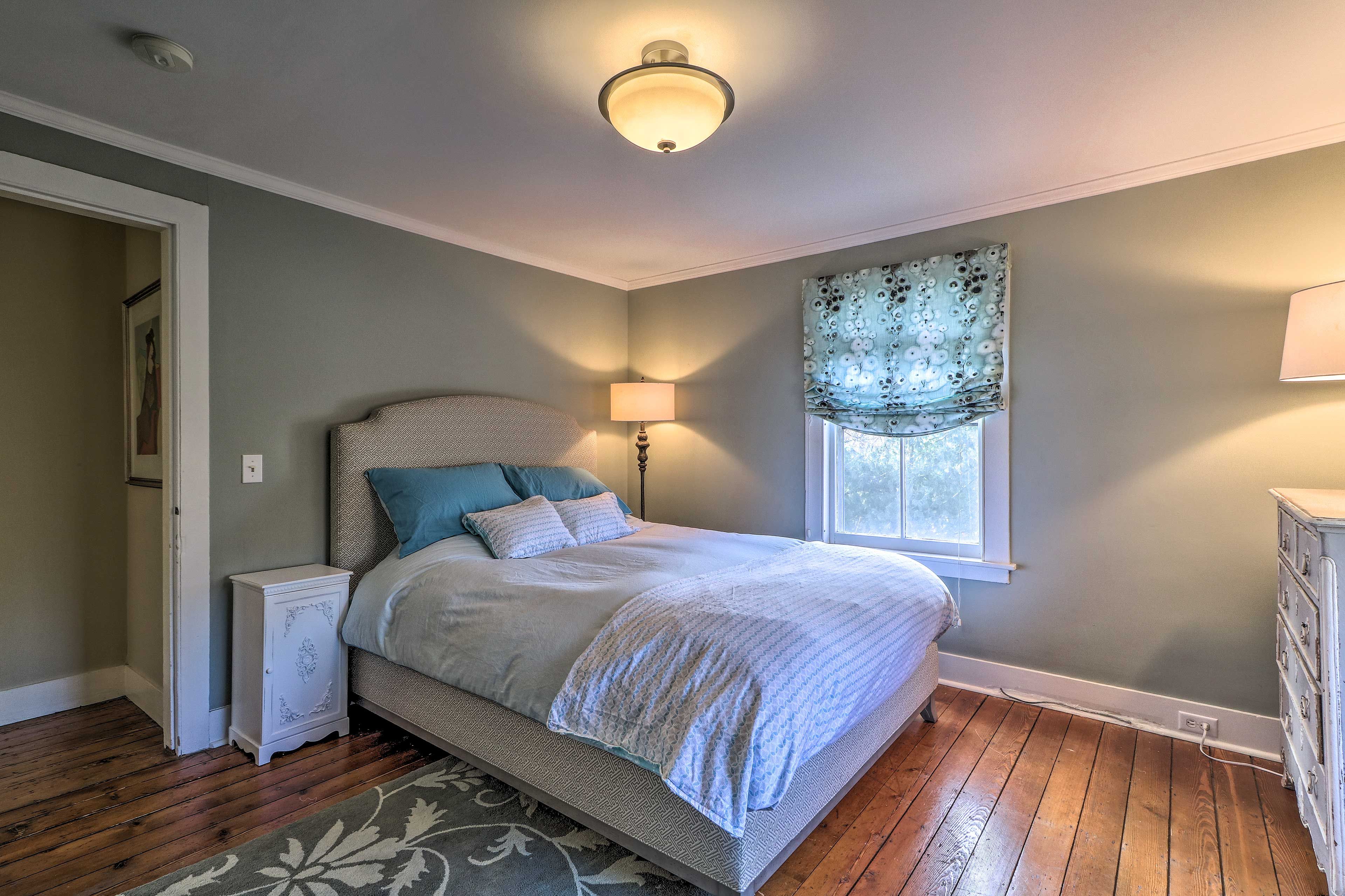 Bedroom 3 | Queen Bed
