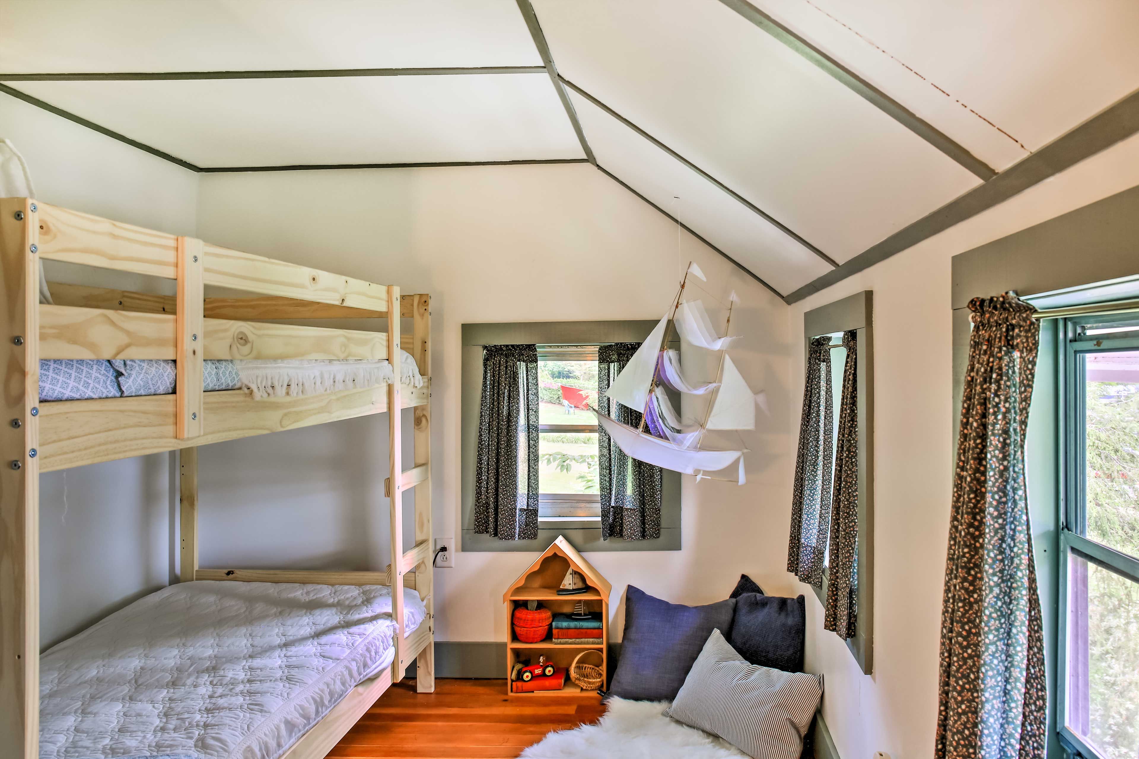 Bedroom 5 | Twin Bunk Bed