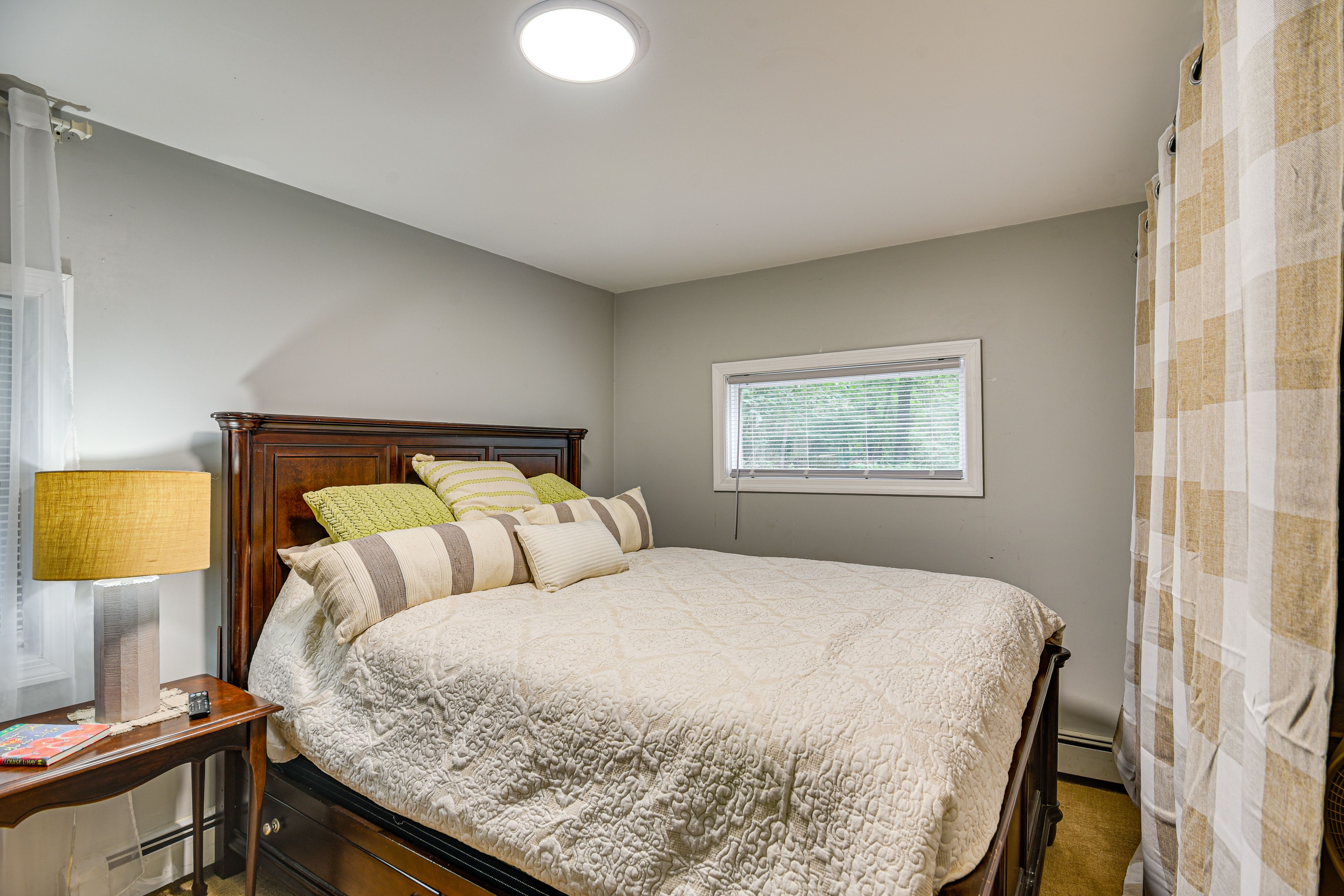 Bedroom 1 | Queen Bed | Linens Provided | Roku TV
