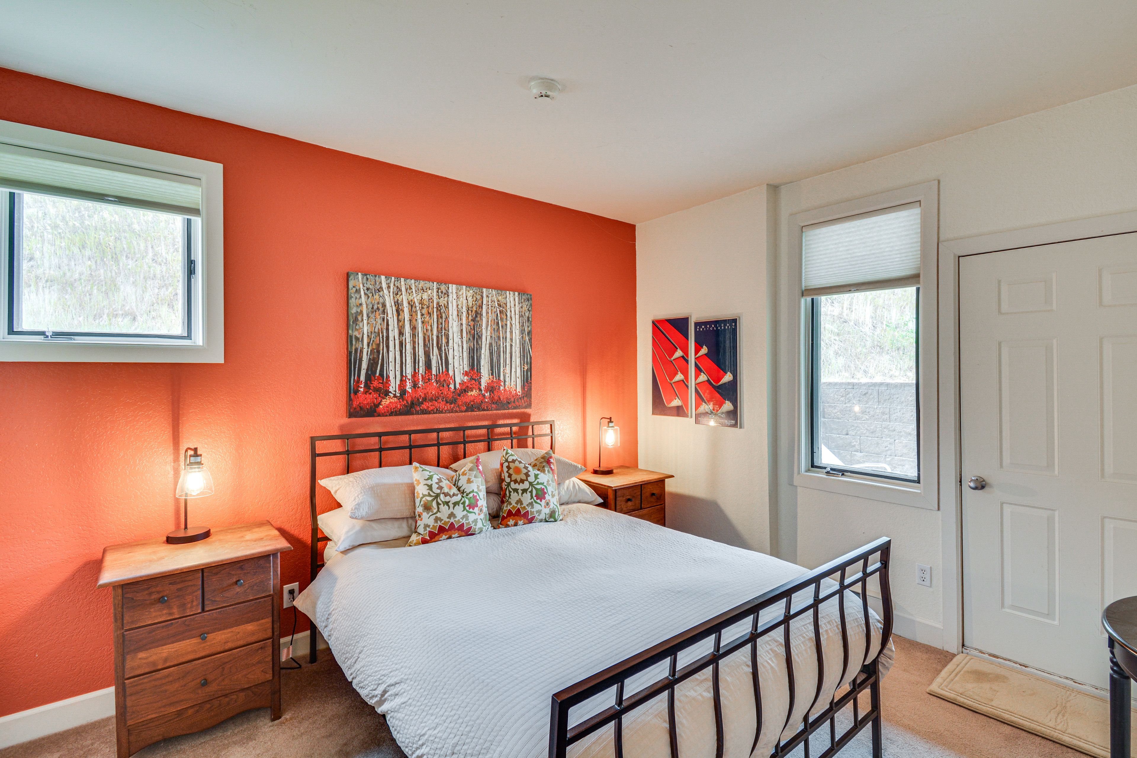 Bedroom 1 | Cable TV