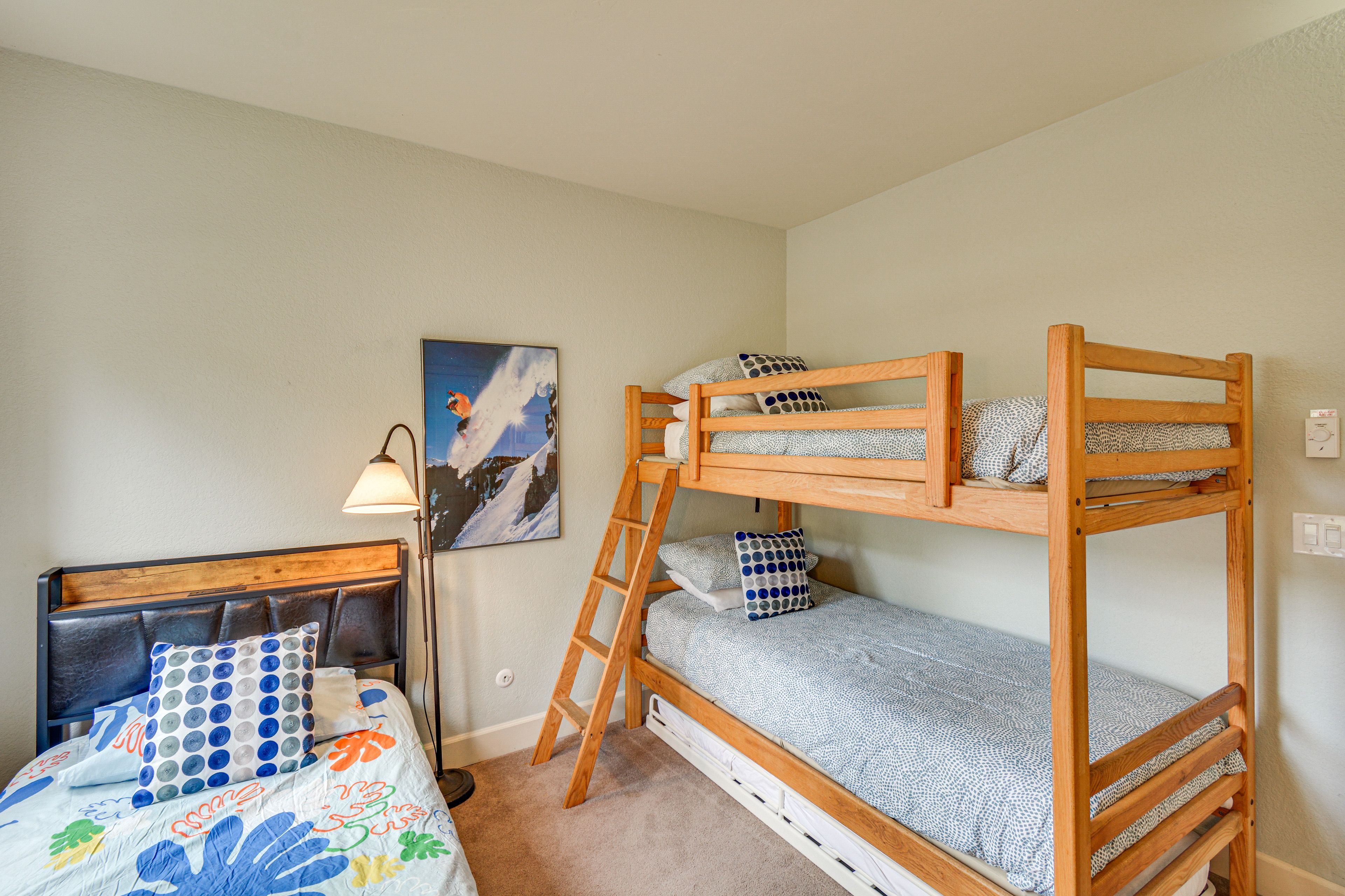 Bedroom 3 | Twin Bunk Bed w/ Twin Trundle Bed | Twin Bed