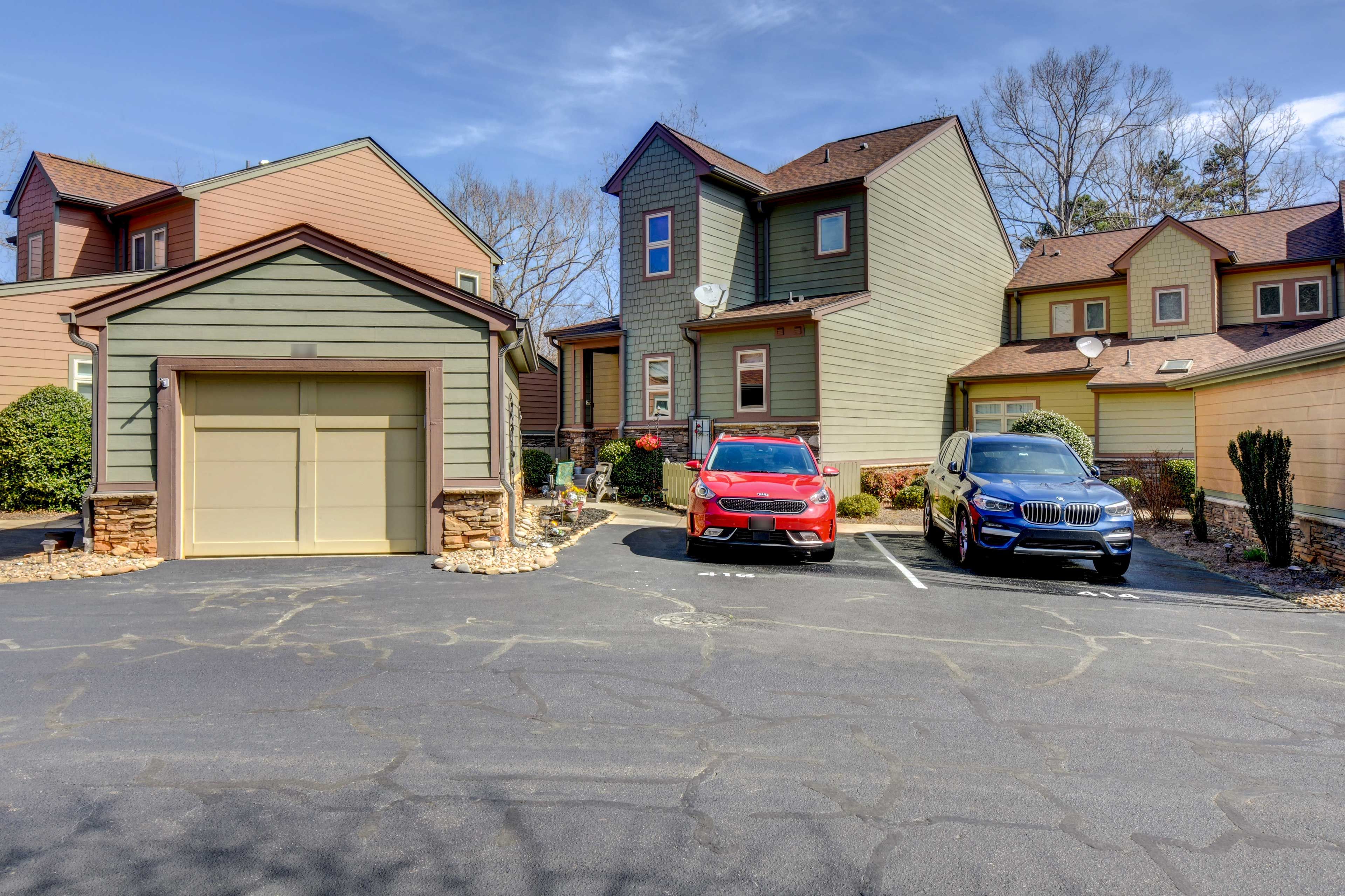 Parking | Community Lot (1 Vehicle) | Unnumbered Spaces