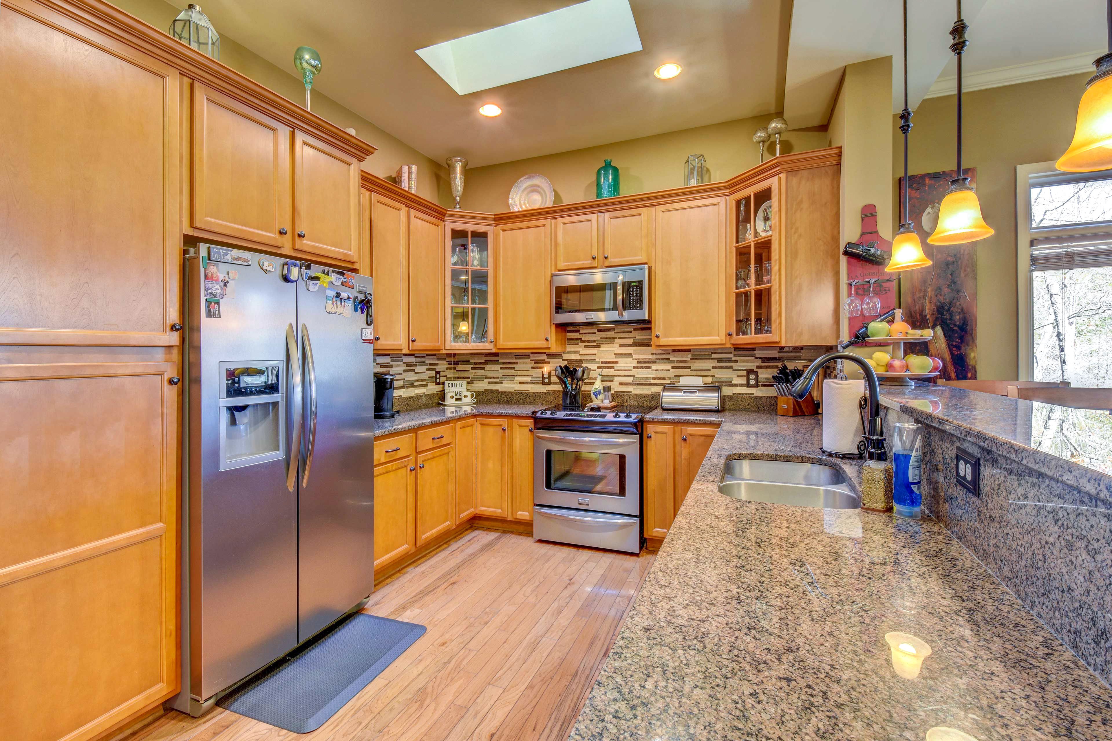 Kitchen | 1st Floor | Crockpot | Blender | Toaster | Spices