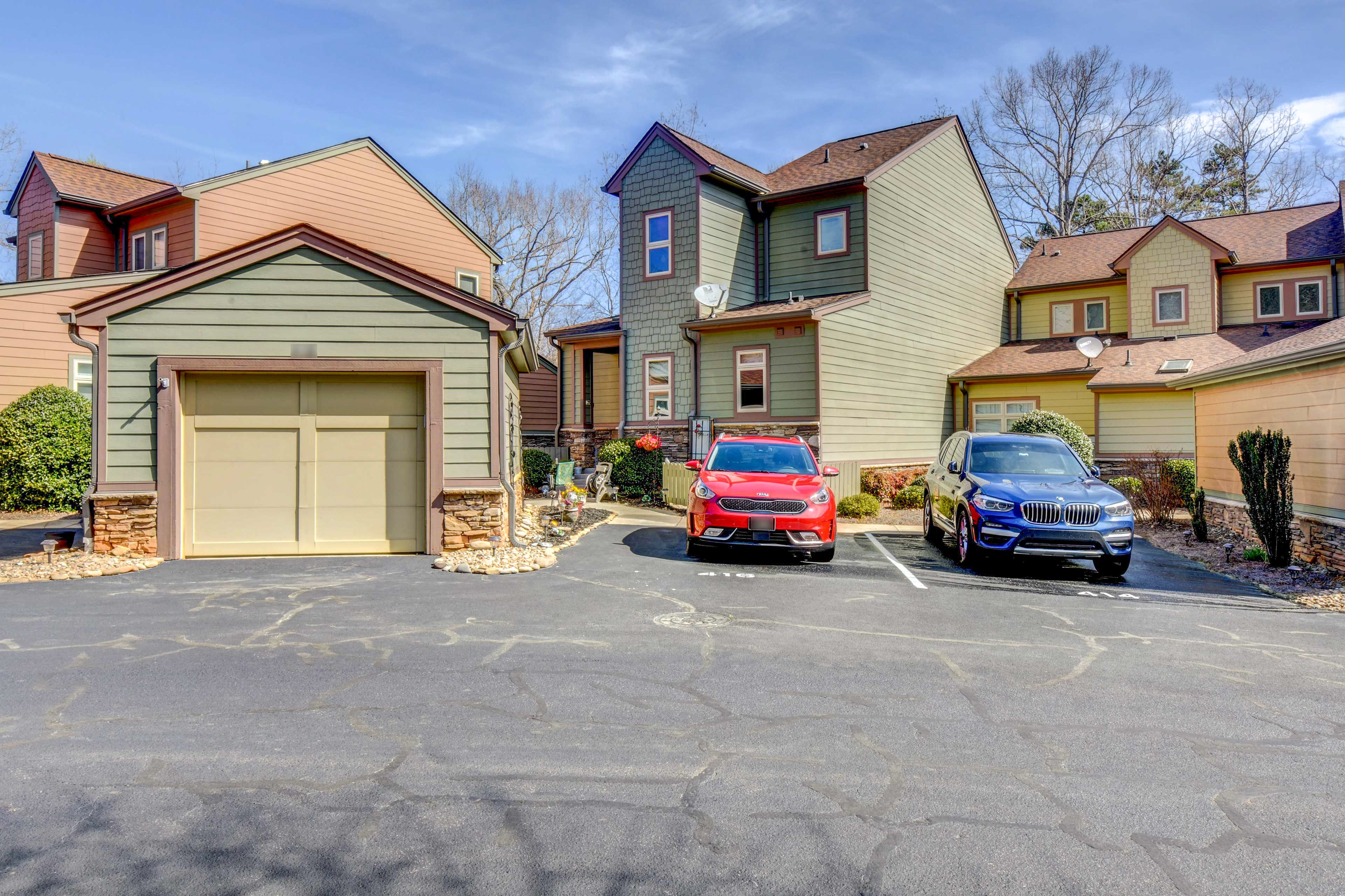 Parking | Community Lot (1 Vehicle) | Unnumbered Spaces