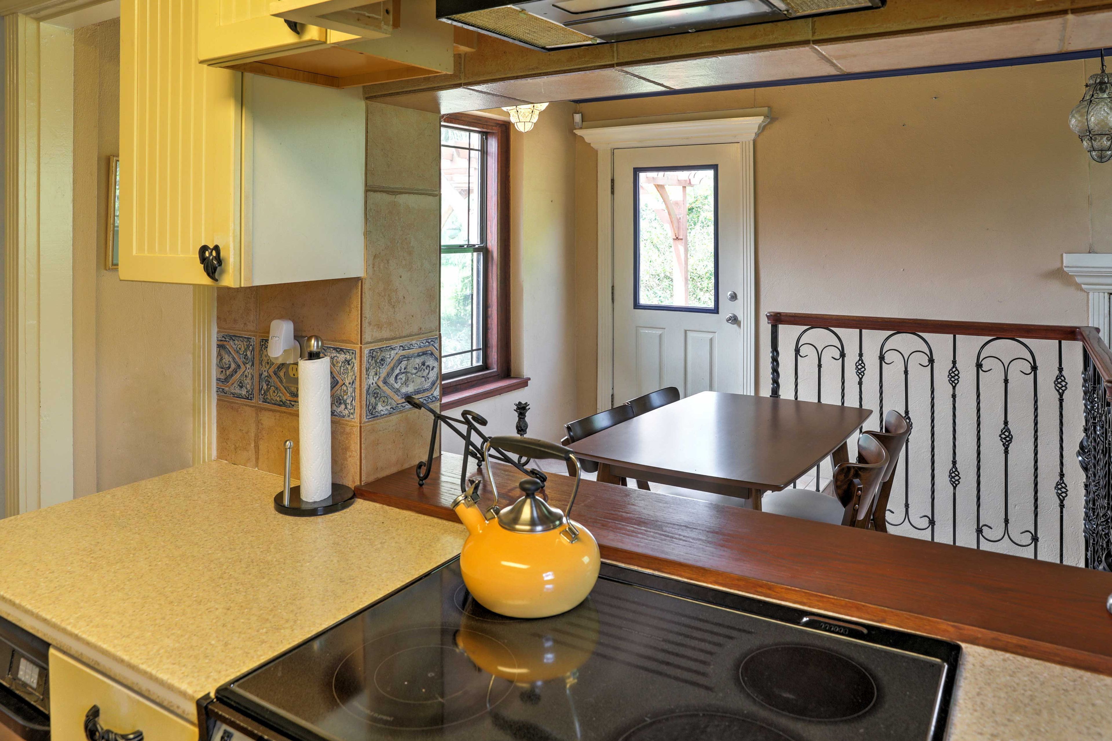 A pass-through windows makes it easy to keep the chef in the conversation.