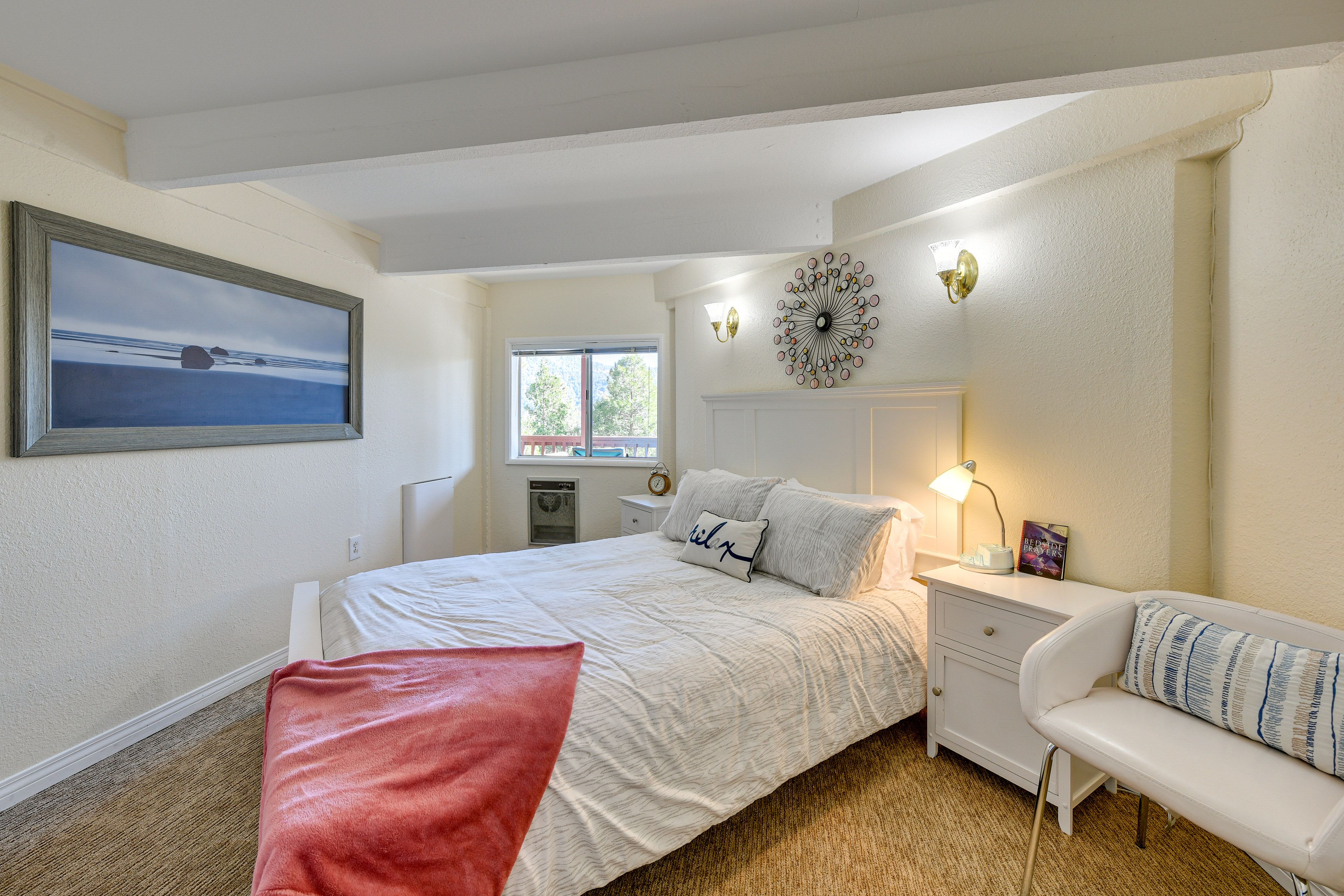 Bedroom 2 | Queen Bed