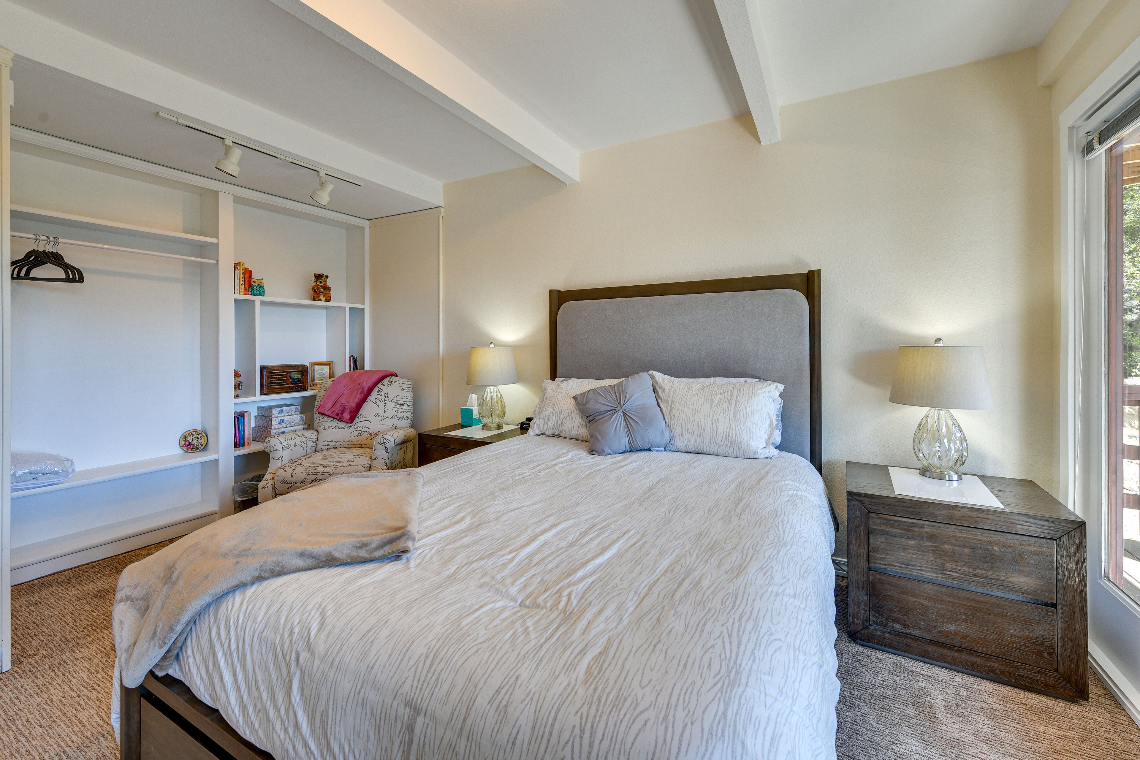Bedroom 3 | Queen Bed