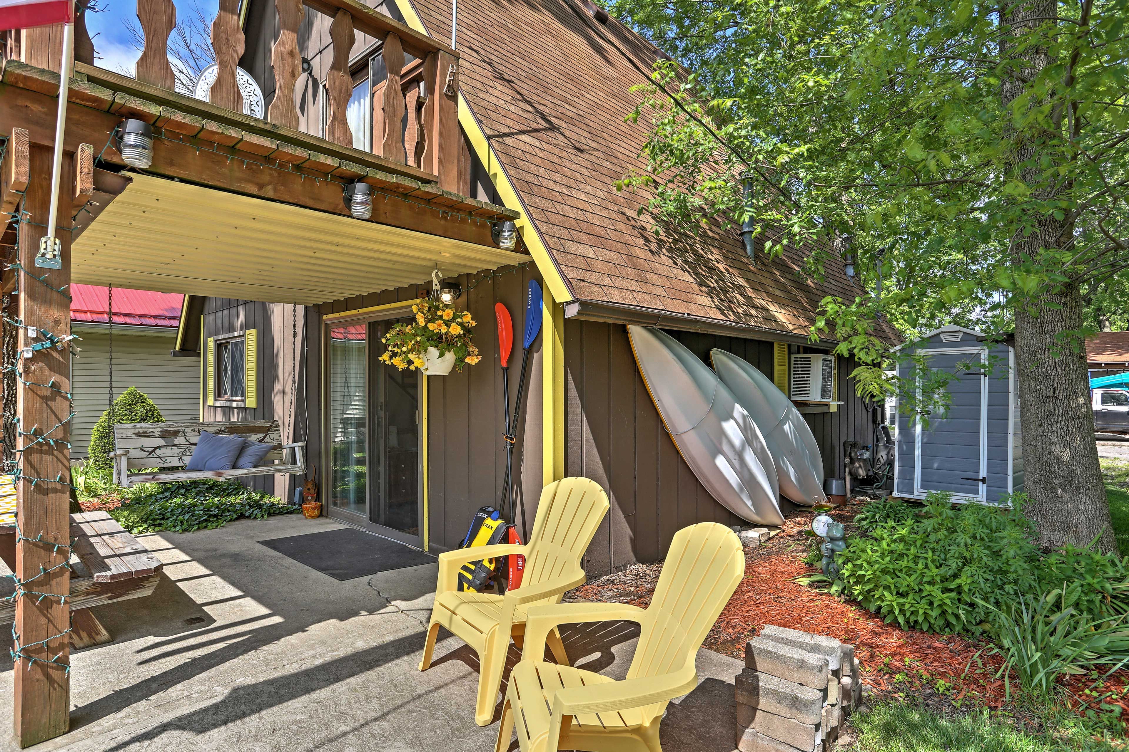 Patio | Kayaks Not Available