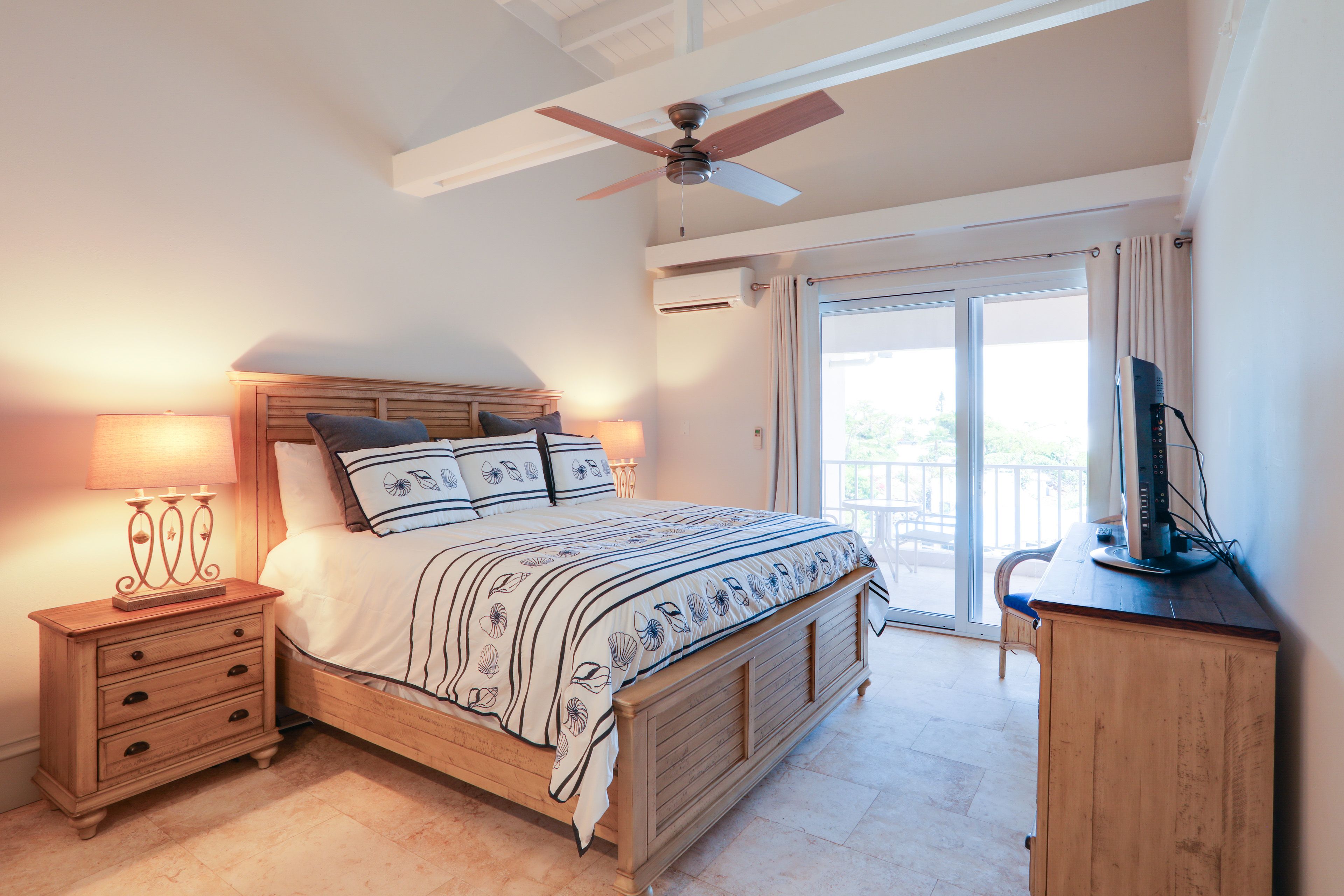 Bedroom 2 | 1st Floor | King Bed | En-Suite Bathroom | Balcony