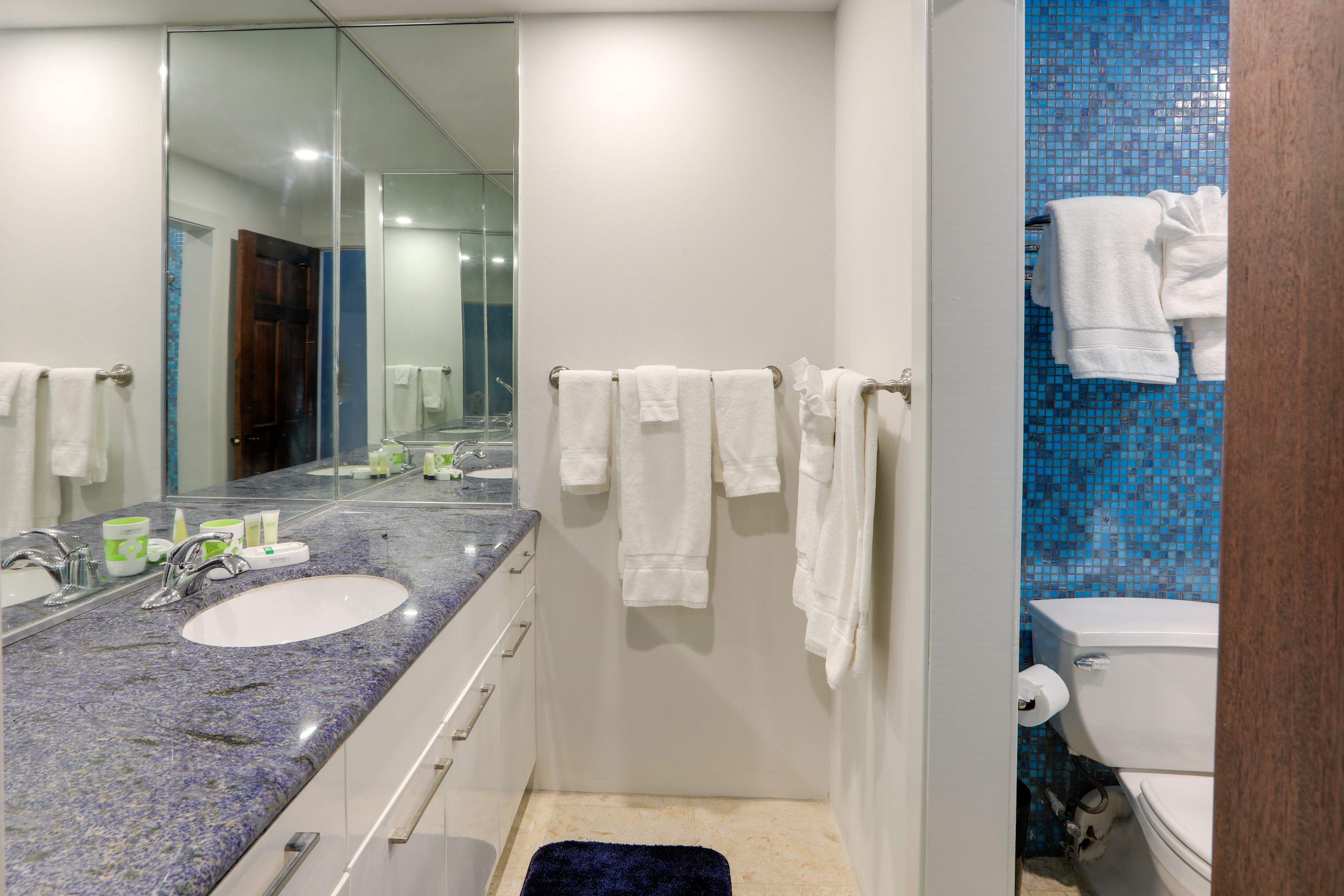 Full Bathroom | 1st Floor