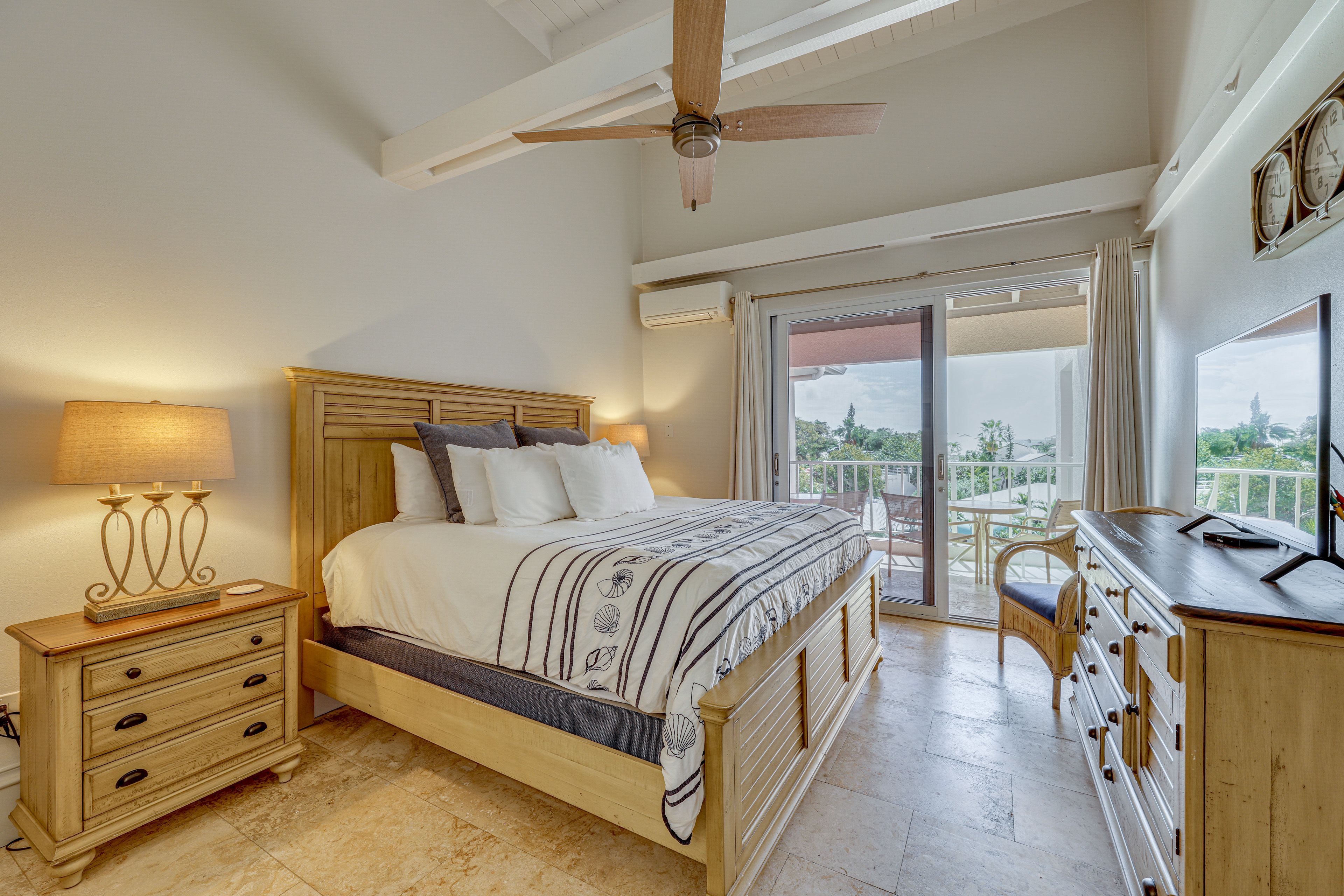 Bedroom 2 | 1st Floor | King Bed | En-Suite Bathroom | Balcony