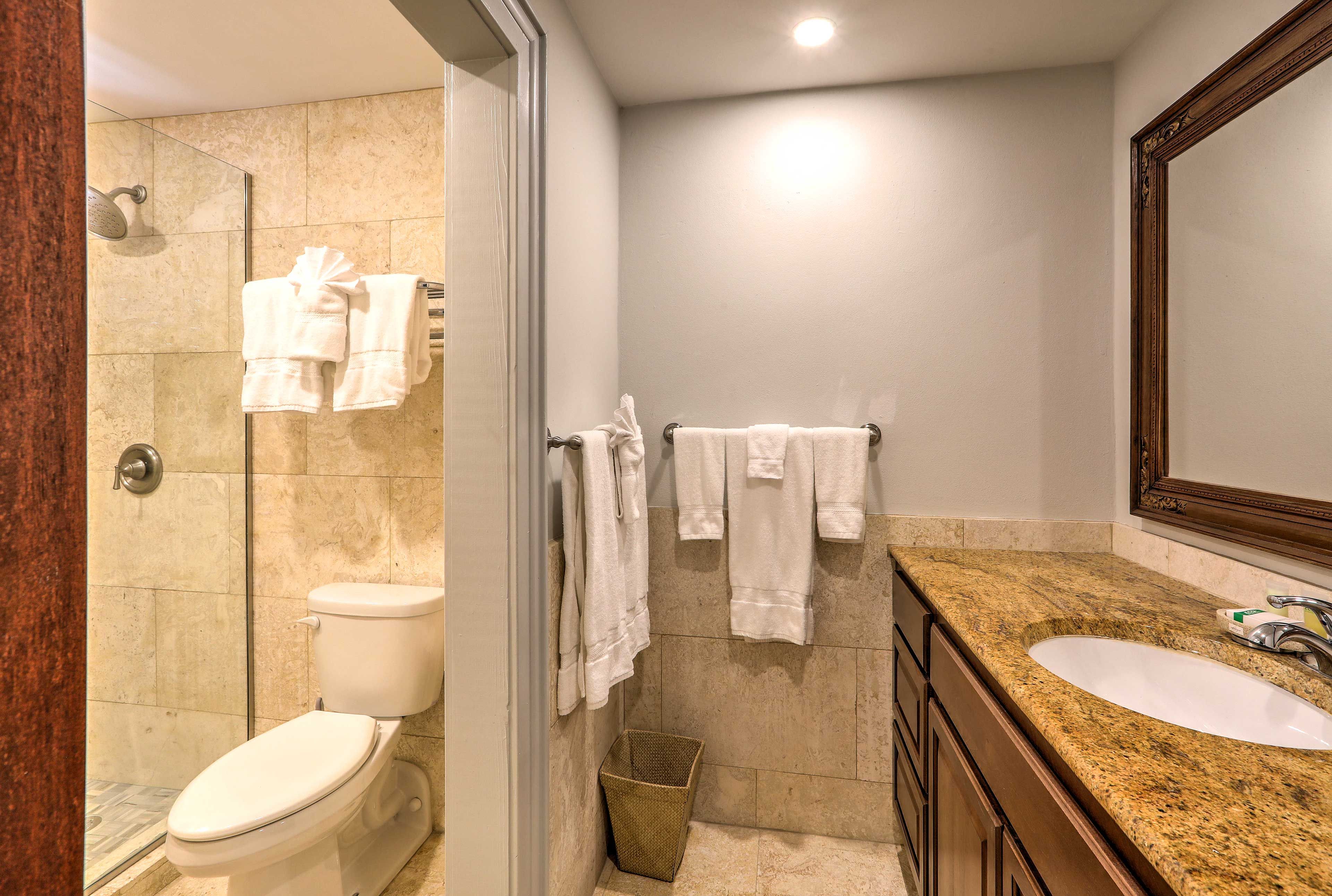 Full Bathroom | 1st Floor