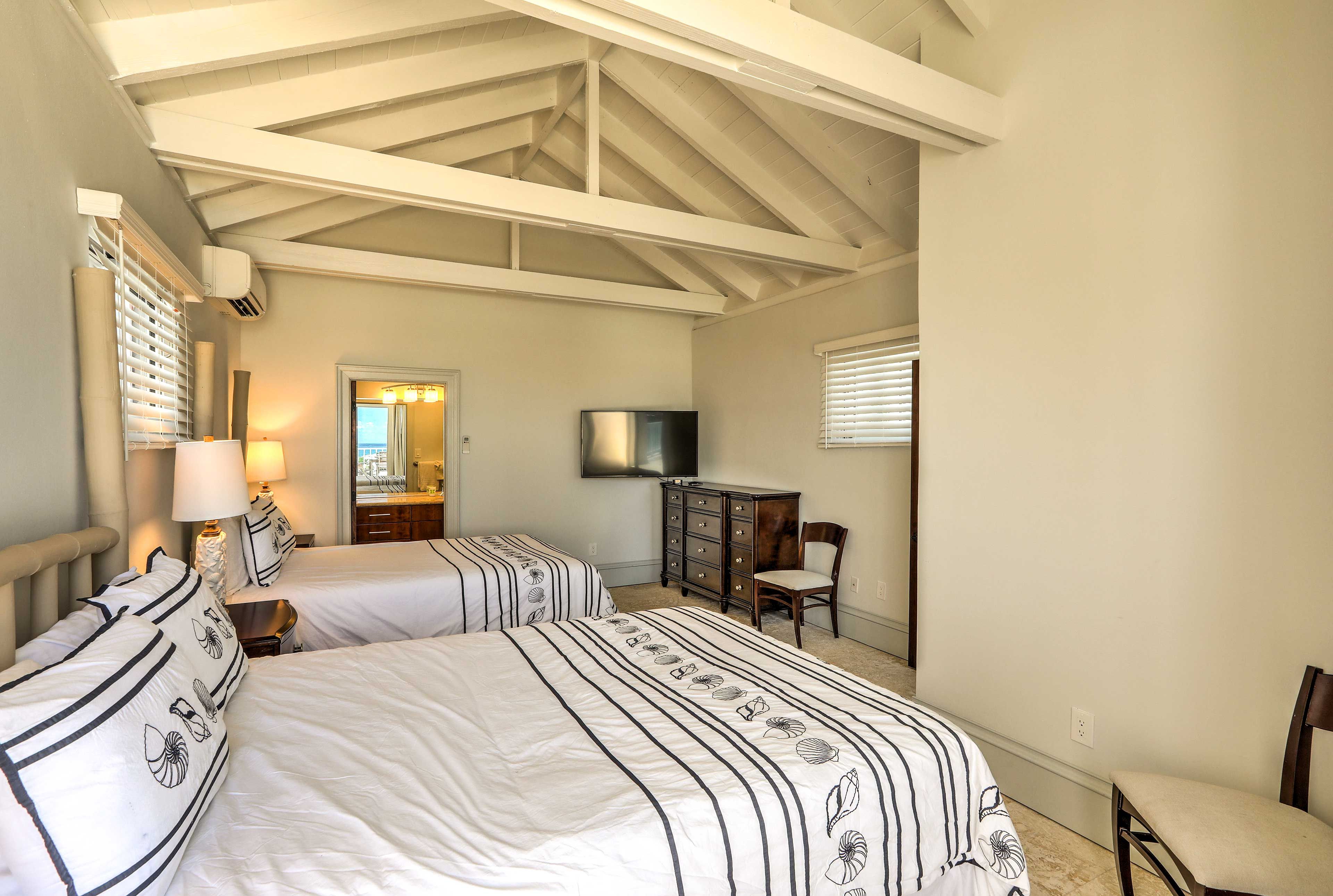 Bedroom 3 | 2nd Floor | 2 Queen Bed | En-Suite Bathroom | Rooftop Patio Access